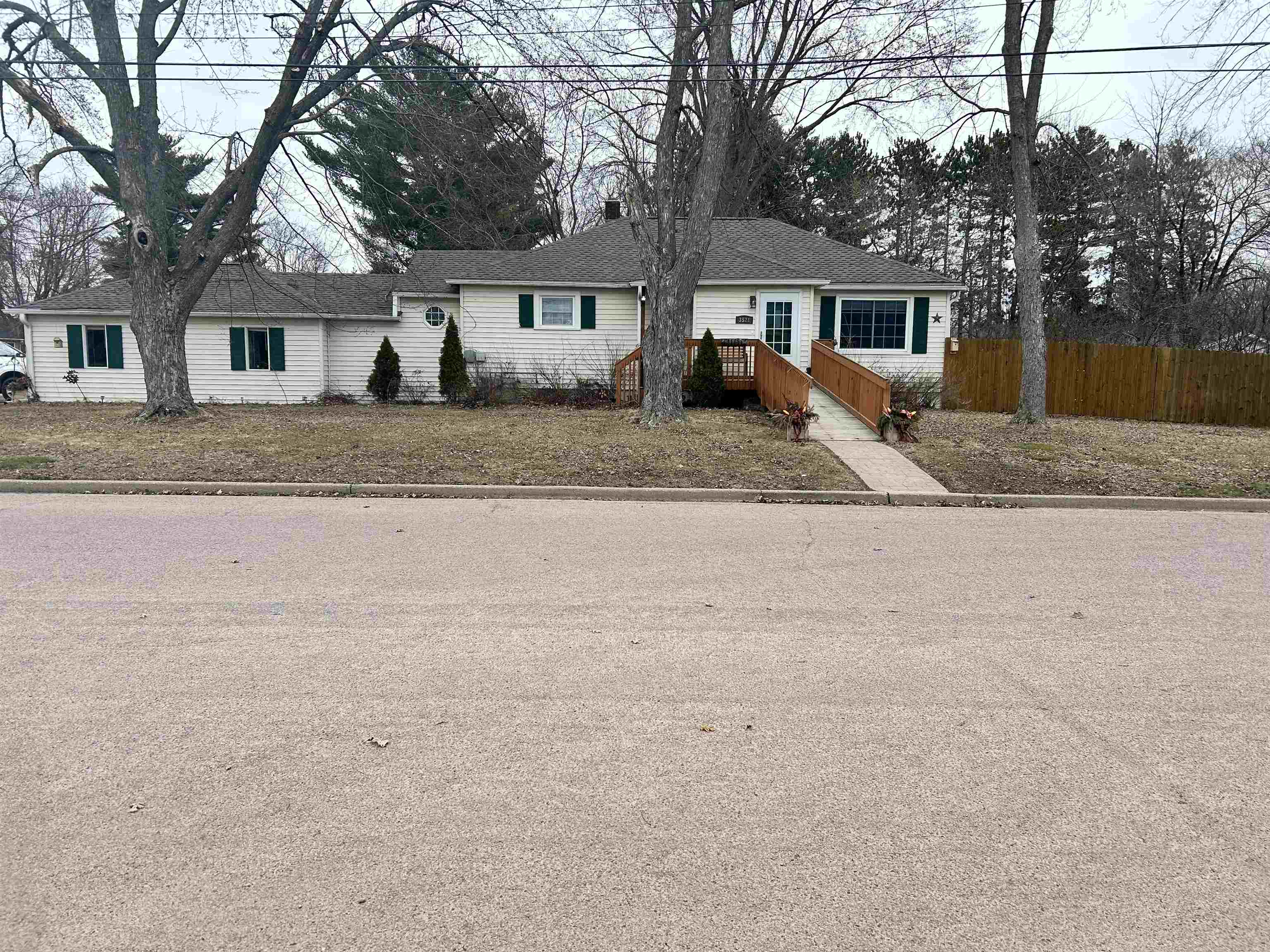 3521 9TH STREET SOUTH, Wisconsin Rapids, Wisconsin 54494, 4 Bedrooms Bedrooms, ,2 BathroomsBathrooms,Residential,For Sale,3521 9TH STREET SOUTH,22601015