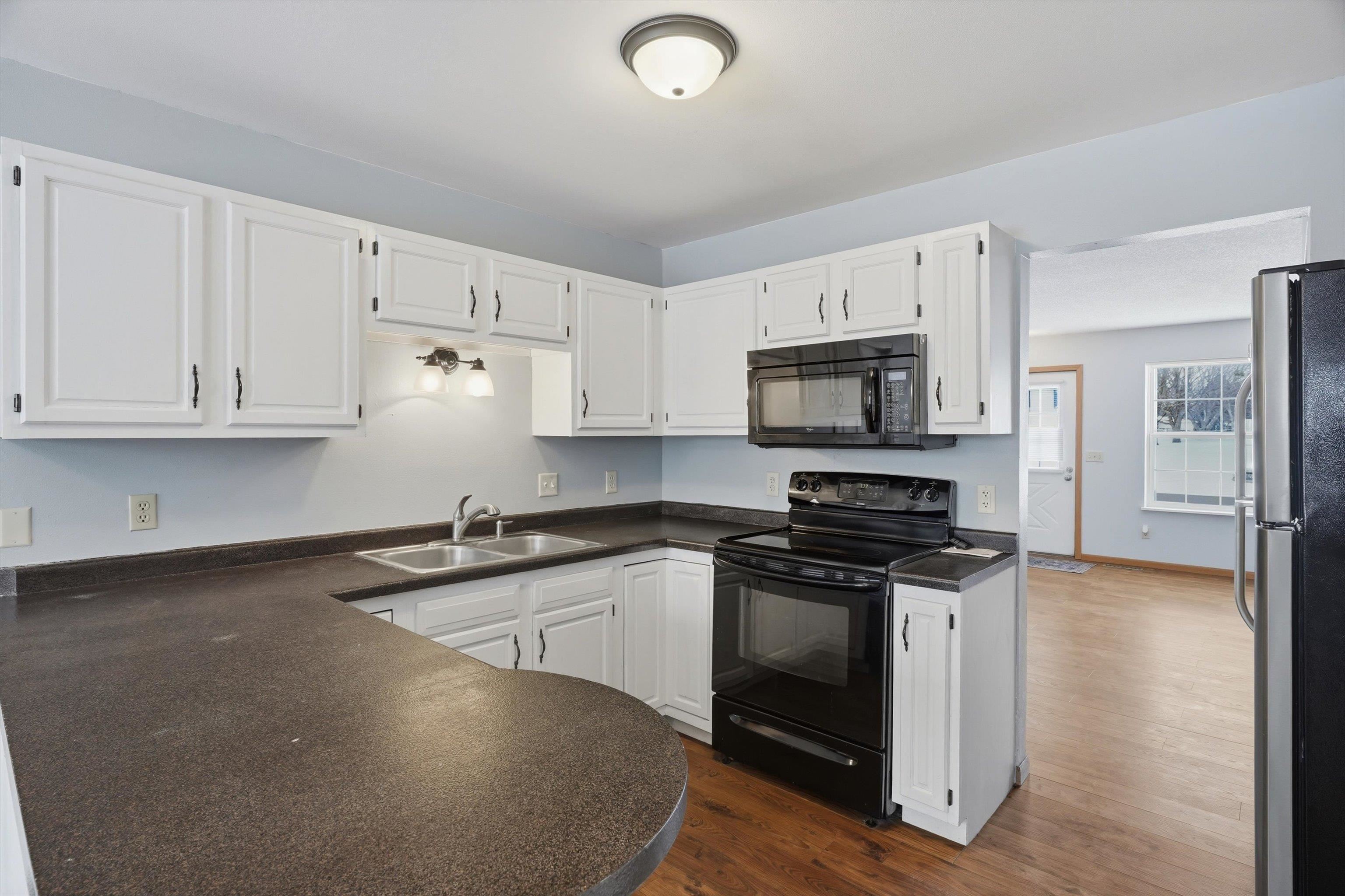 2806-2808 S FELKER AVENUE, Marshfield, Wisconsin 54449, 3 Bedrooms Bedrooms, 7 Rooms Rooms,1.5 BathroomsBathrooms,Multi-family,For Sale,2806-2808 S FELKER AVENUE,22601017