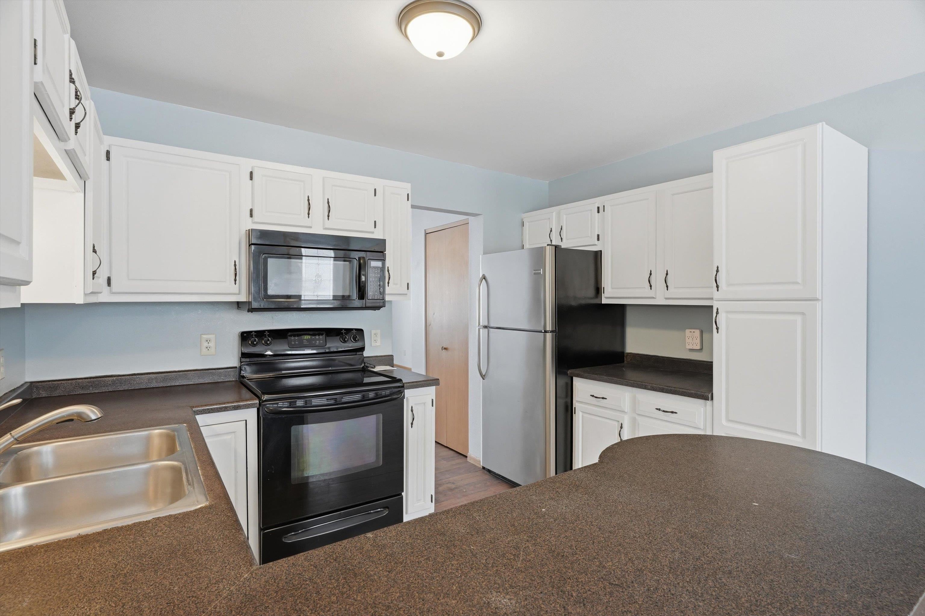 2806-2808 S FELKER AVENUE, Marshfield, Wisconsin 54449, 3 Bedrooms Bedrooms, 7 Rooms Rooms,1.5 BathroomsBathrooms,Multi-family,For Sale,2806-2808 S FELKER AVENUE,22601017