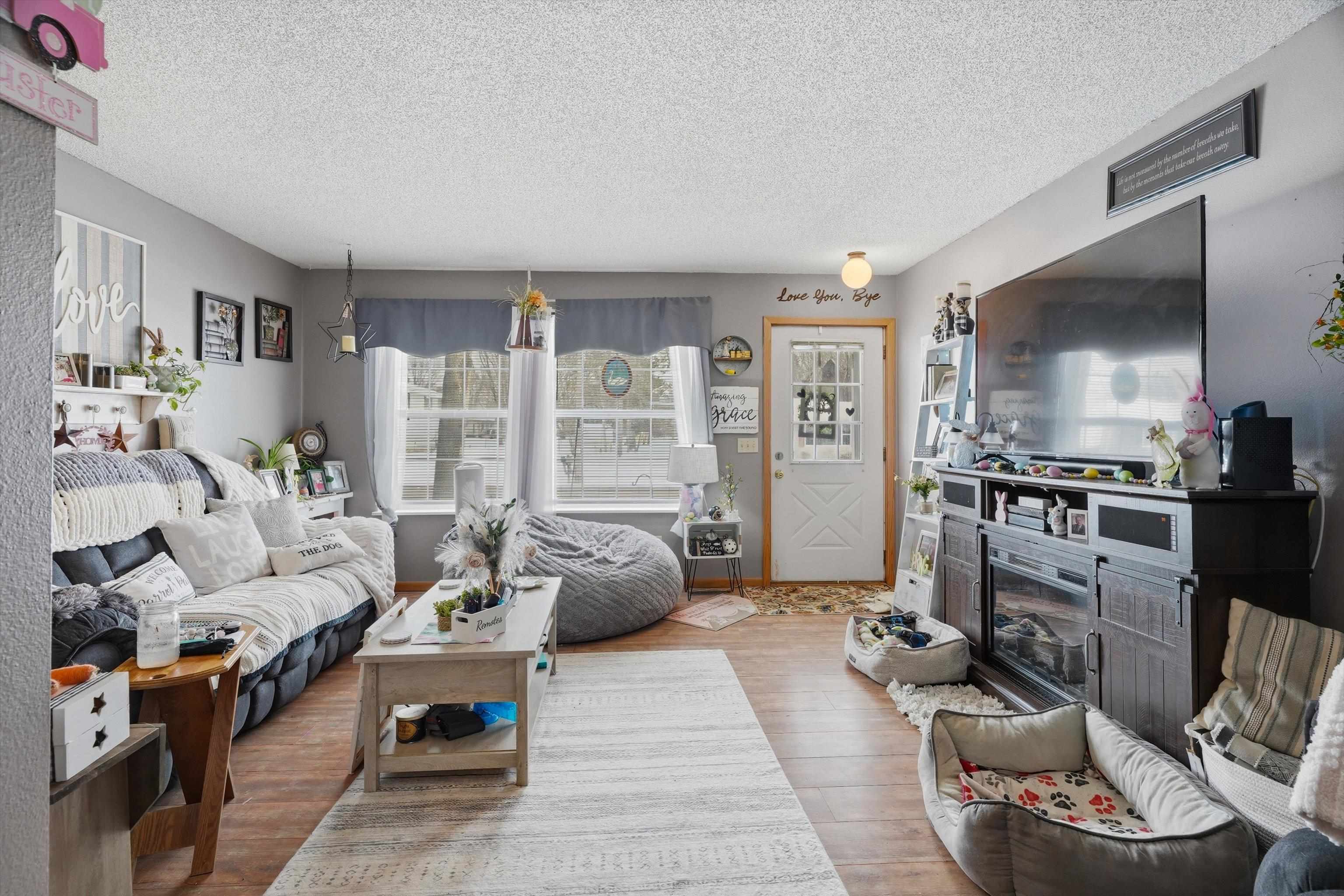 2806-2808 S FELKER AVENUE, Marshfield, Wisconsin 54449, 3 Bedrooms Bedrooms, 7 Rooms Rooms,1.5 BathroomsBathrooms,Multi-family,For Sale,2806-2808 S FELKER AVENUE,22601017