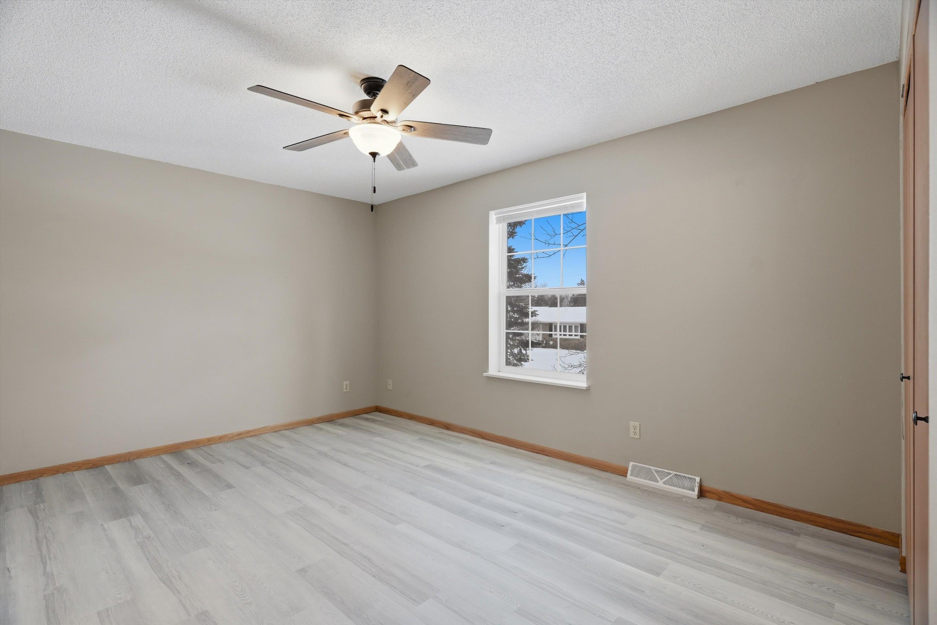 2806-2808 S FELKER AVENUE, Marshfield, Wisconsin 54449, 3 Bedrooms Bedrooms, 7 Rooms Rooms,1.5 BathroomsBathrooms,Multi-family,For Sale,2806-2808 S FELKER AVENUE,22601017