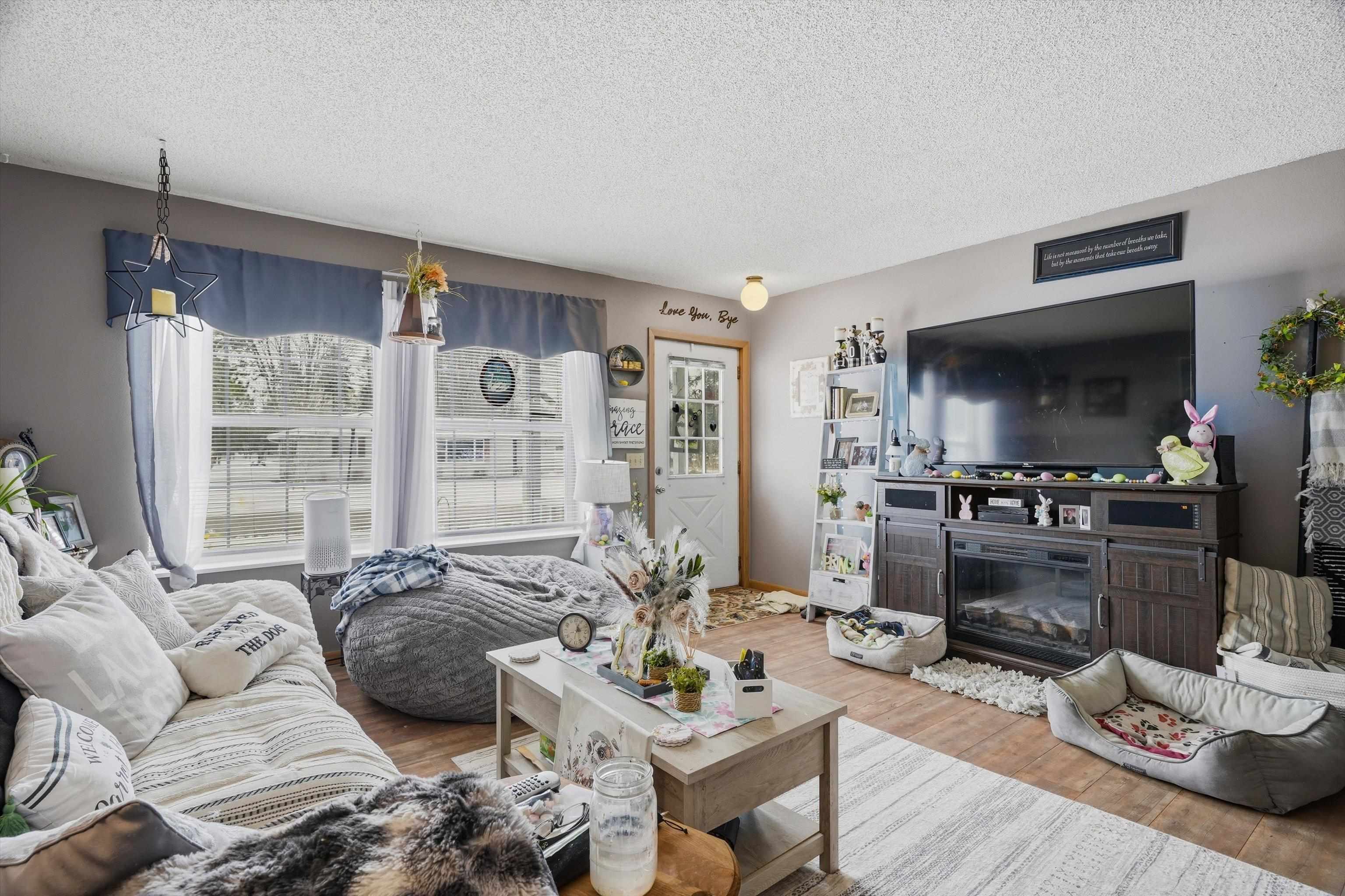 2806-2808 S FELKER AVENUE, Marshfield, Wisconsin 54449, 3 Bedrooms Bedrooms, 7 Rooms Rooms,1.5 BathroomsBathrooms,Multi-family,For Sale,2806-2808 S FELKER AVENUE,22601017