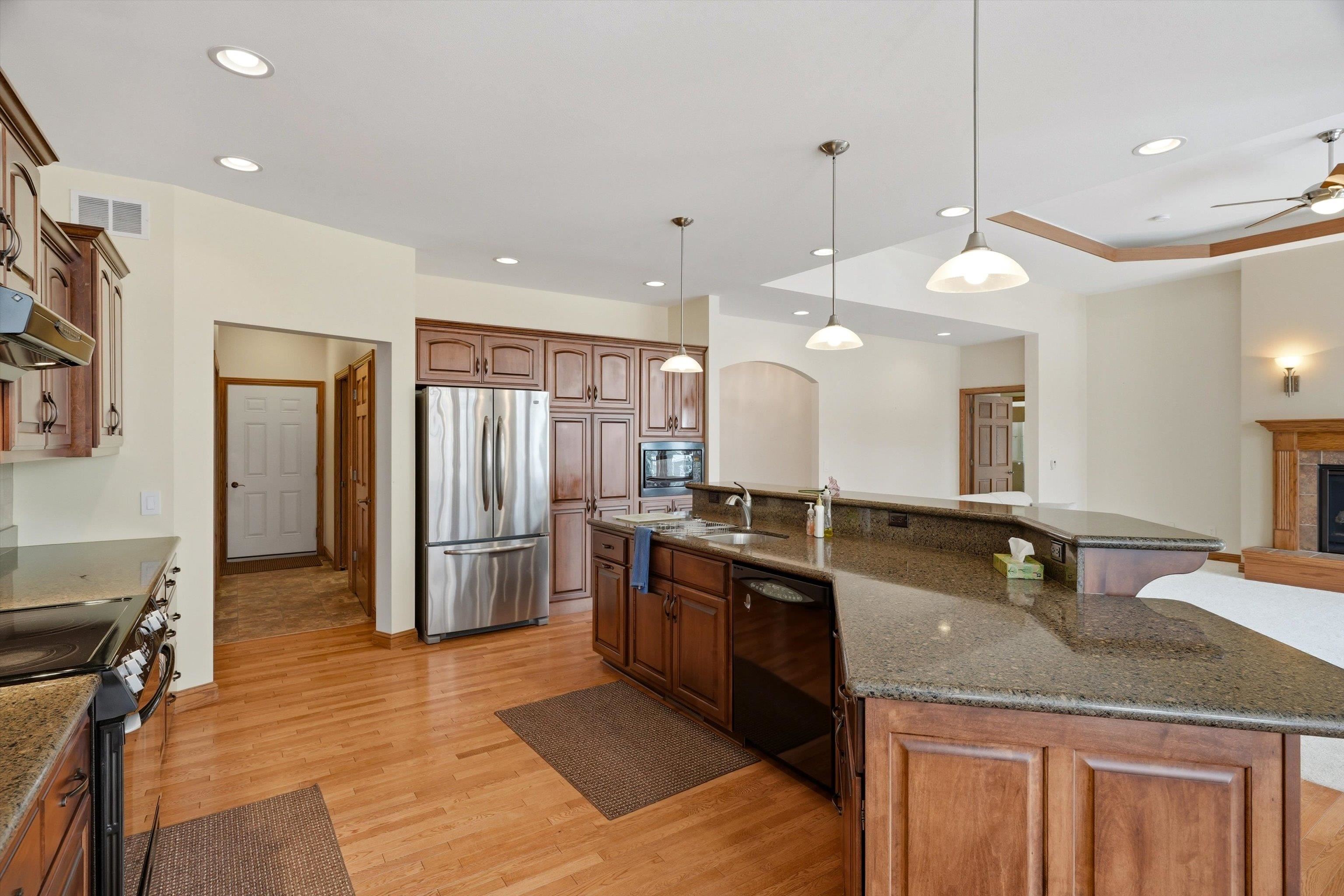 1137 W RIDGE ROAD, Marshfield, Wisconsin 54449, 4 Bedrooms Bedrooms, ,3 BathroomsBathrooms,Residential,For Sale,1137 W RIDGE ROAD,22601025