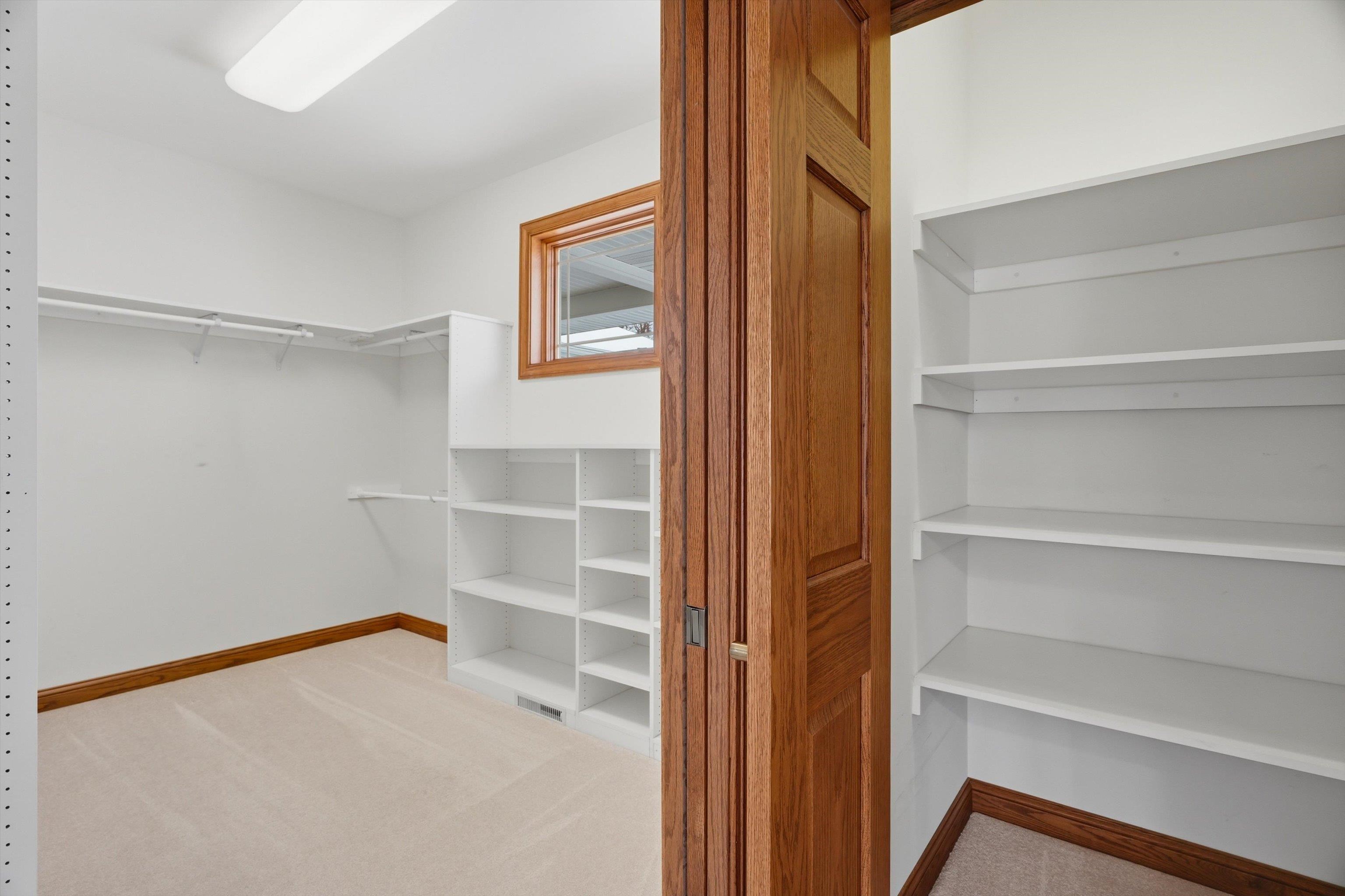 1137 W RIDGE ROAD, Marshfield, Wisconsin 54449, 4 Bedrooms Bedrooms, ,3 BathroomsBathrooms,Residential,For Sale,1137 W RIDGE ROAD,22601025