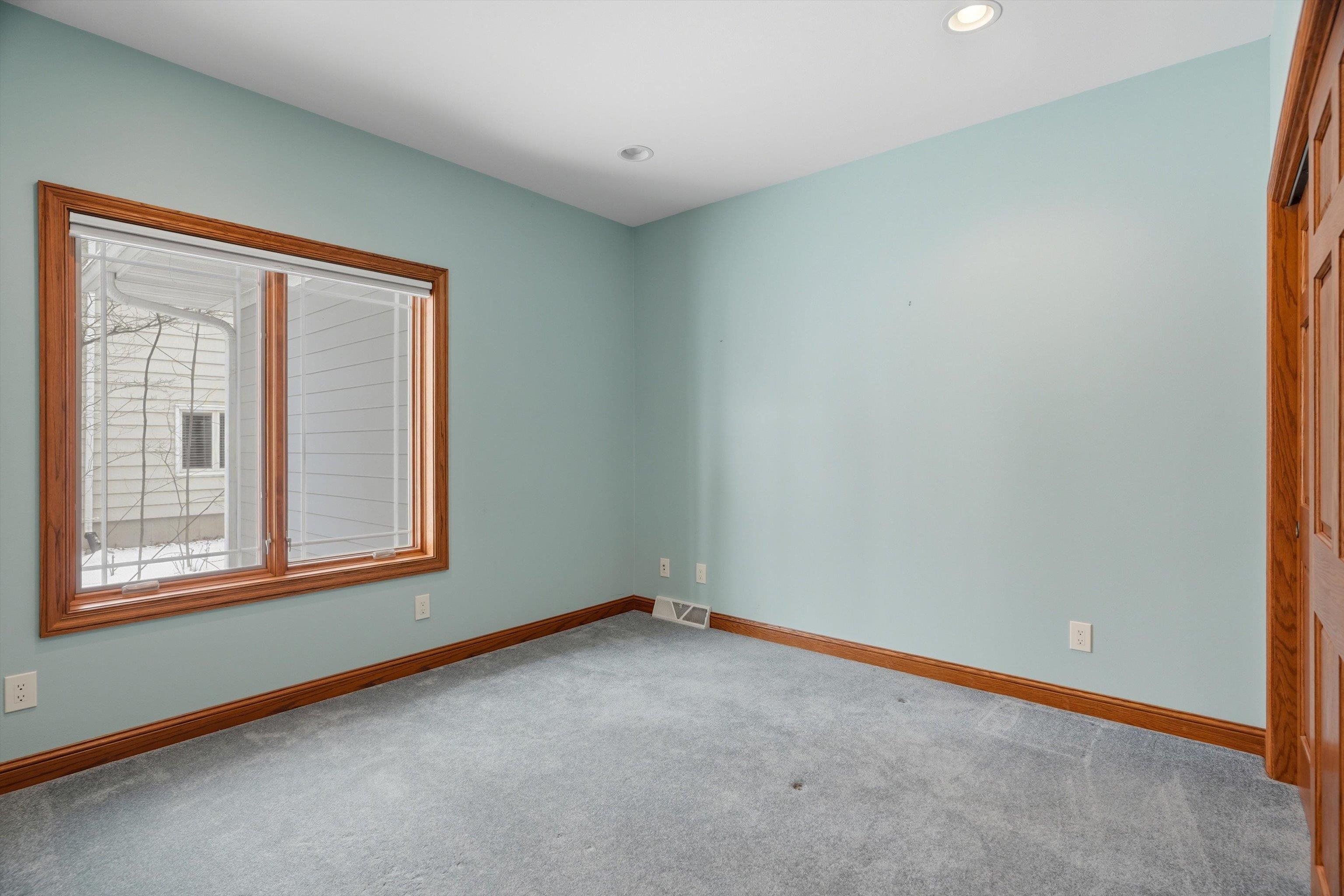 1137 W RIDGE ROAD, Marshfield, Wisconsin 54449, 4 Bedrooms Bedrooms, ,3 BathroomsBathrooms,Residential,For Sale,1137 W RIDGE ROAD,22601025