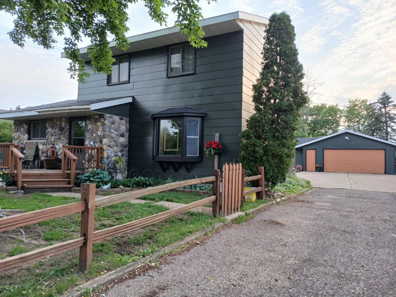 2924 LINDBERGH AVENUE, Stevens Point, Wisconsin 54481, 4 Bedrooms Bedrooms, ,2 BathroomsBathrooms,Residential,For Sale,2924 LINDBERGH AVENUE,22601048