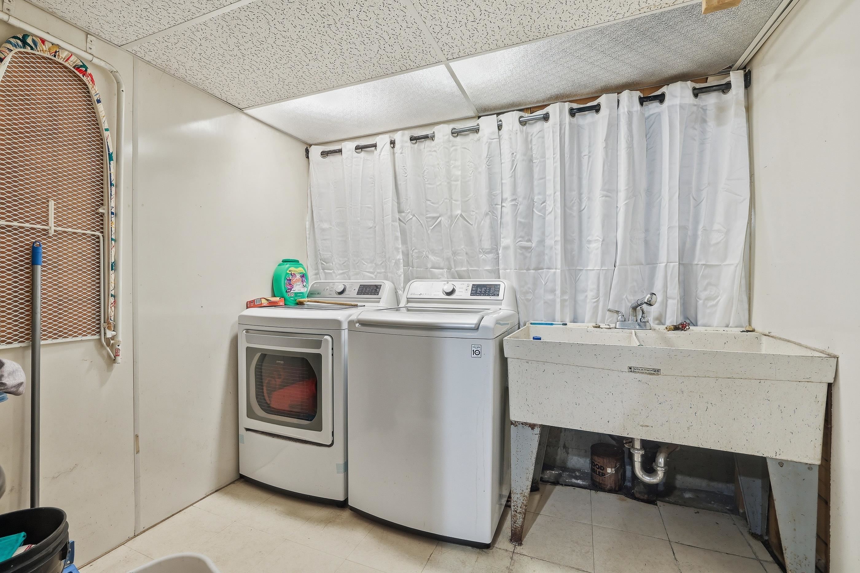2924 LINDBERGH AVENUE, Stevens Point, Wisconsin 54481, 4 Bedrooms Bedrooms, ,2 BathroomsBathrooms,Residential,For Sale,2924 LINDBERGH AVENUE,22601048