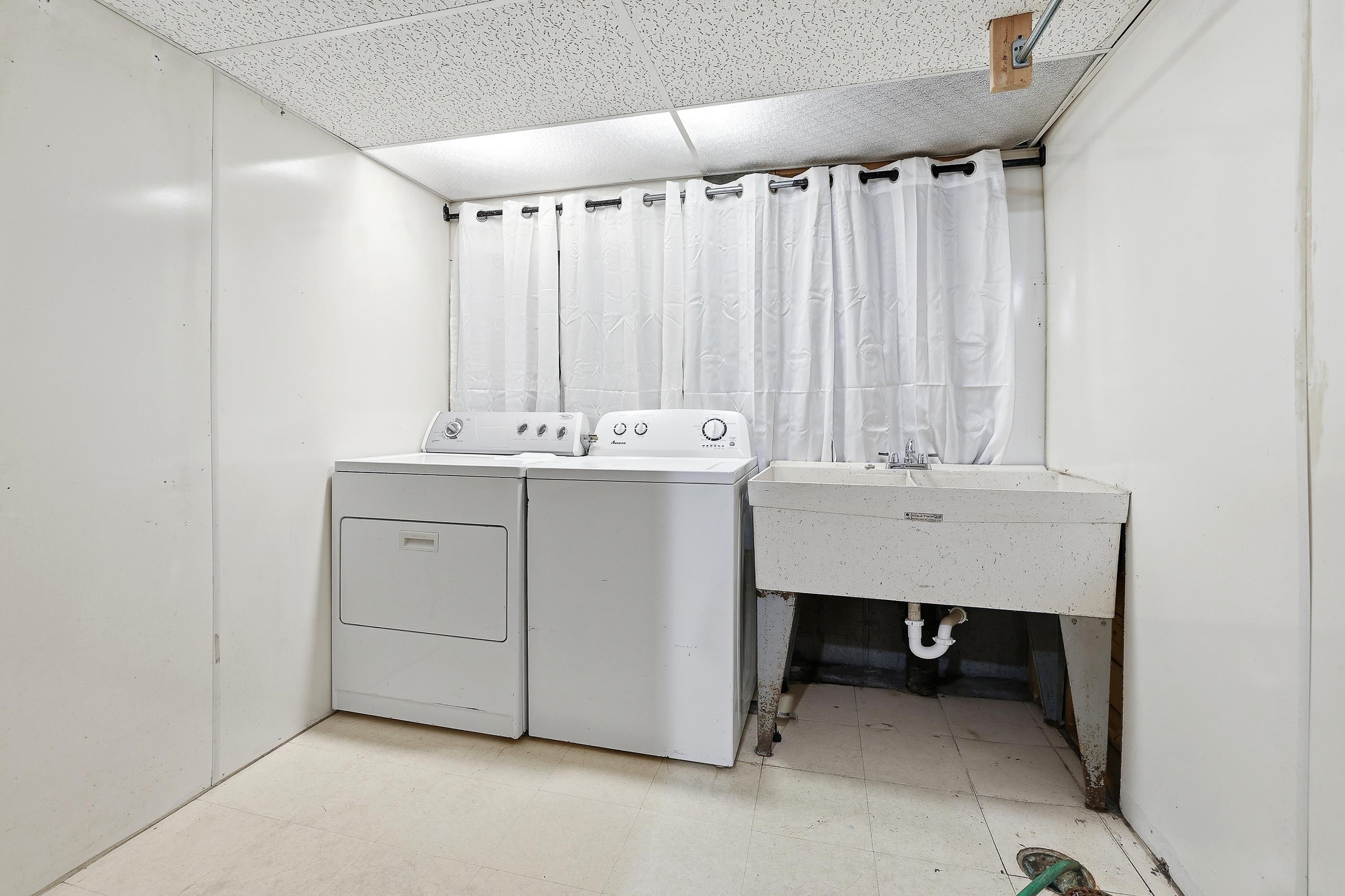 2924 LINDBERGH AVENUE, Stevens Point, Wisconsin 54481, 4 Bedrooms Bedrooms, ,2 BathroomsBathrooms,Residential,For Sale,2924 LINDBERGH AVENUE,22601048
