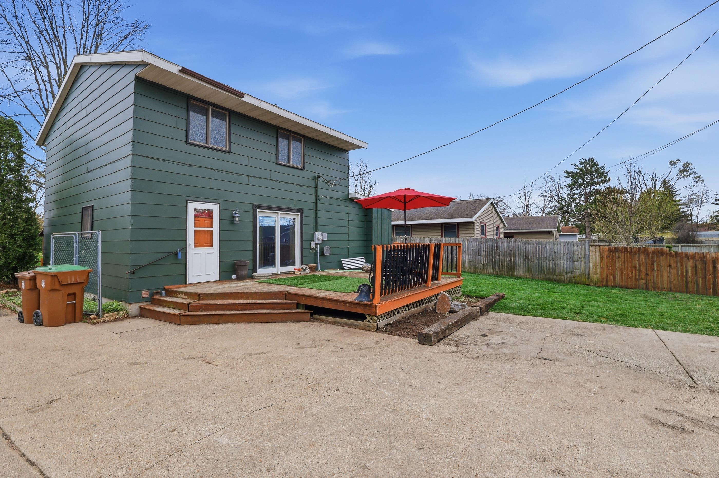 2924 LINDBERGH AVENUE, Stevens Point, Wisconsin 54481, 4 Bedrooms Bedrooms, ,2 BathroomsBathrooms,Residential,For Sale,2924 LINDBERGH AVENUE,22601048