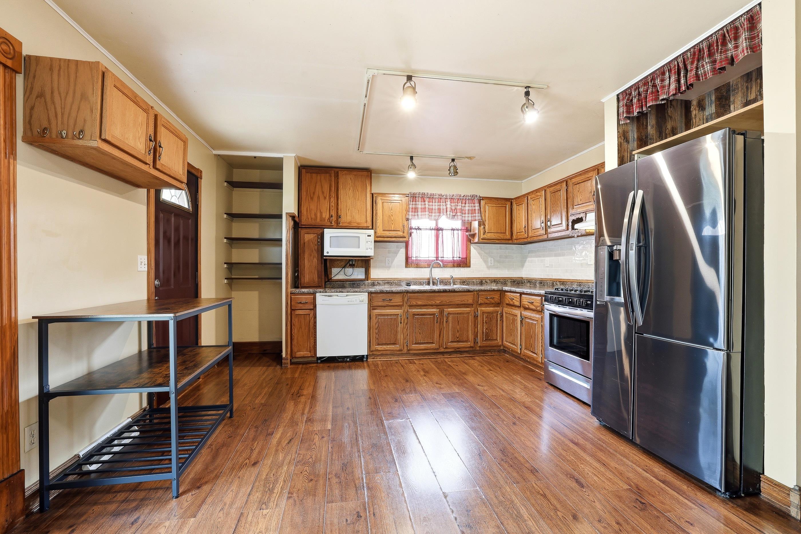 2924 LINDBERGH AVENUE, Stevens Point, Wisconsin 54481, 4 Bedrooms Bedrooms, ,2 BathroomsBathrooms,Residential,For Sale,2924 LINDBERGH AVENUE,22601048