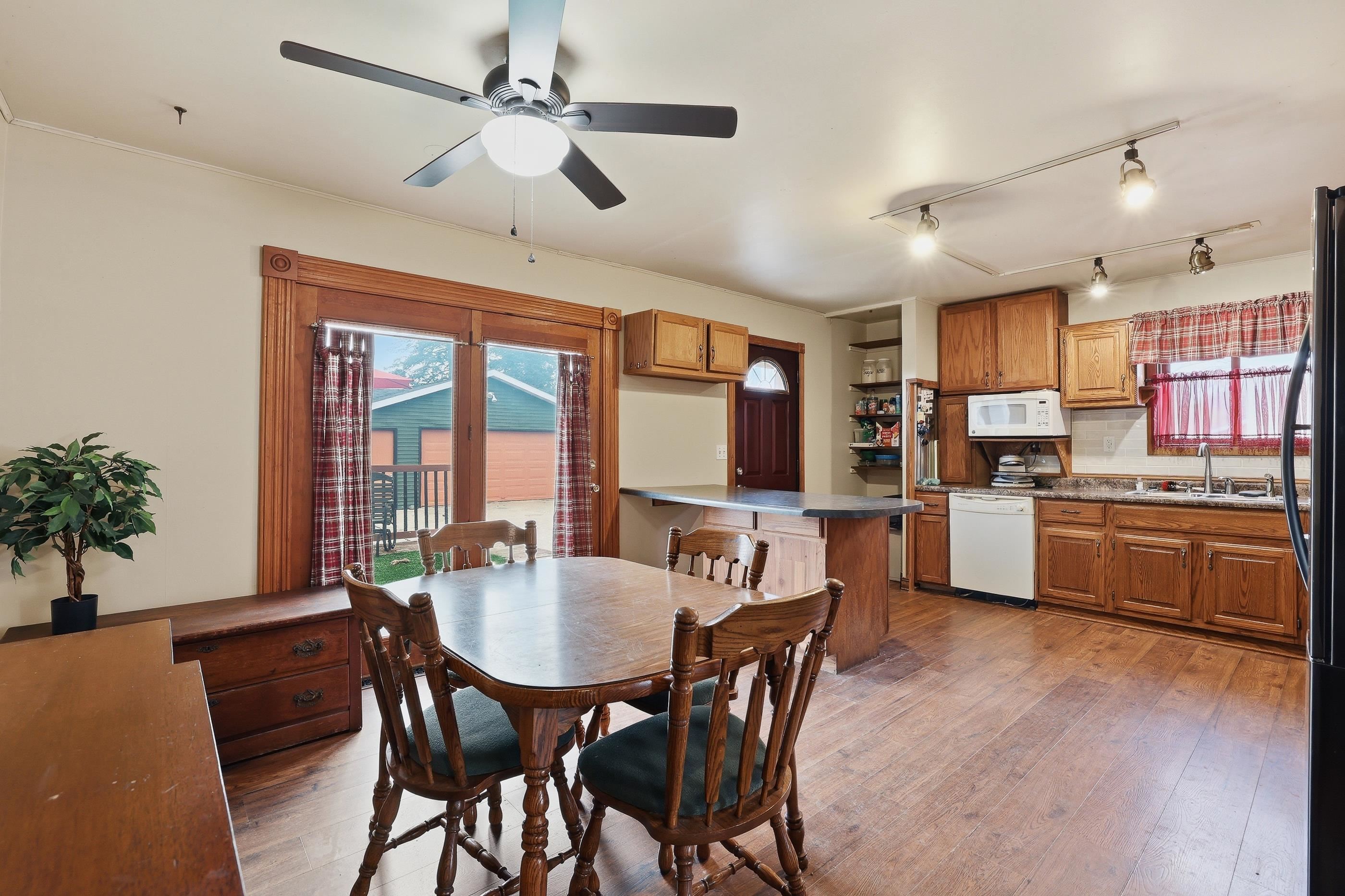 2924 LINDBERGH AVENUE, Stevens Point, Wisconsin 54481, 4 Bedrooms Bedrooms, ,2 BathroomsBathrooms,Residential,For Sale,2924 LINDBERGH AVENUE,22601048