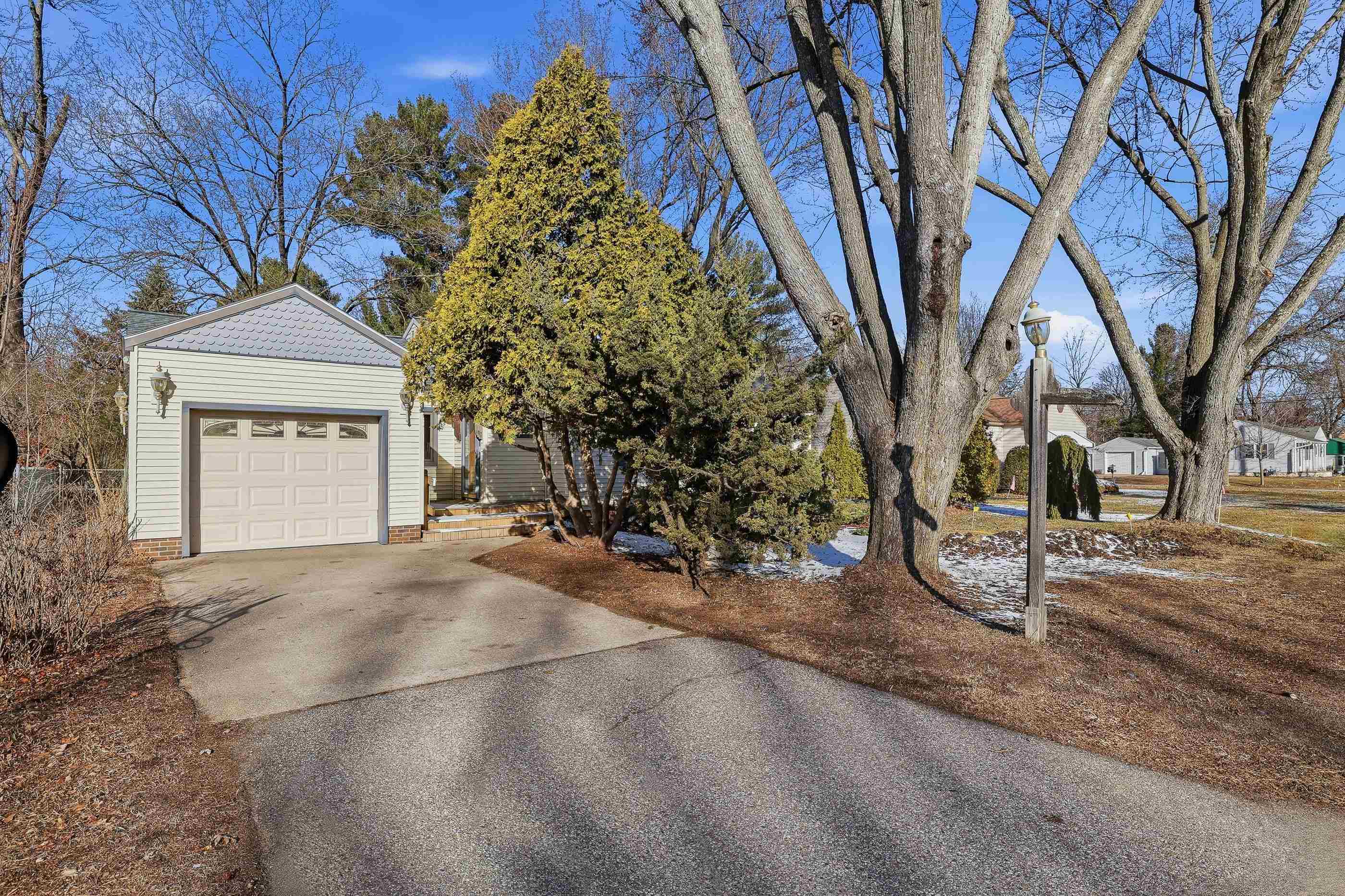 908 GREEN AVENUE, Stevens Point, Wisconsin 54481, 3 Bedrooms Bedrooms, ,1 BathroomBathrooms,Residential,For Sale,908 GREEN AVENUE,22601049