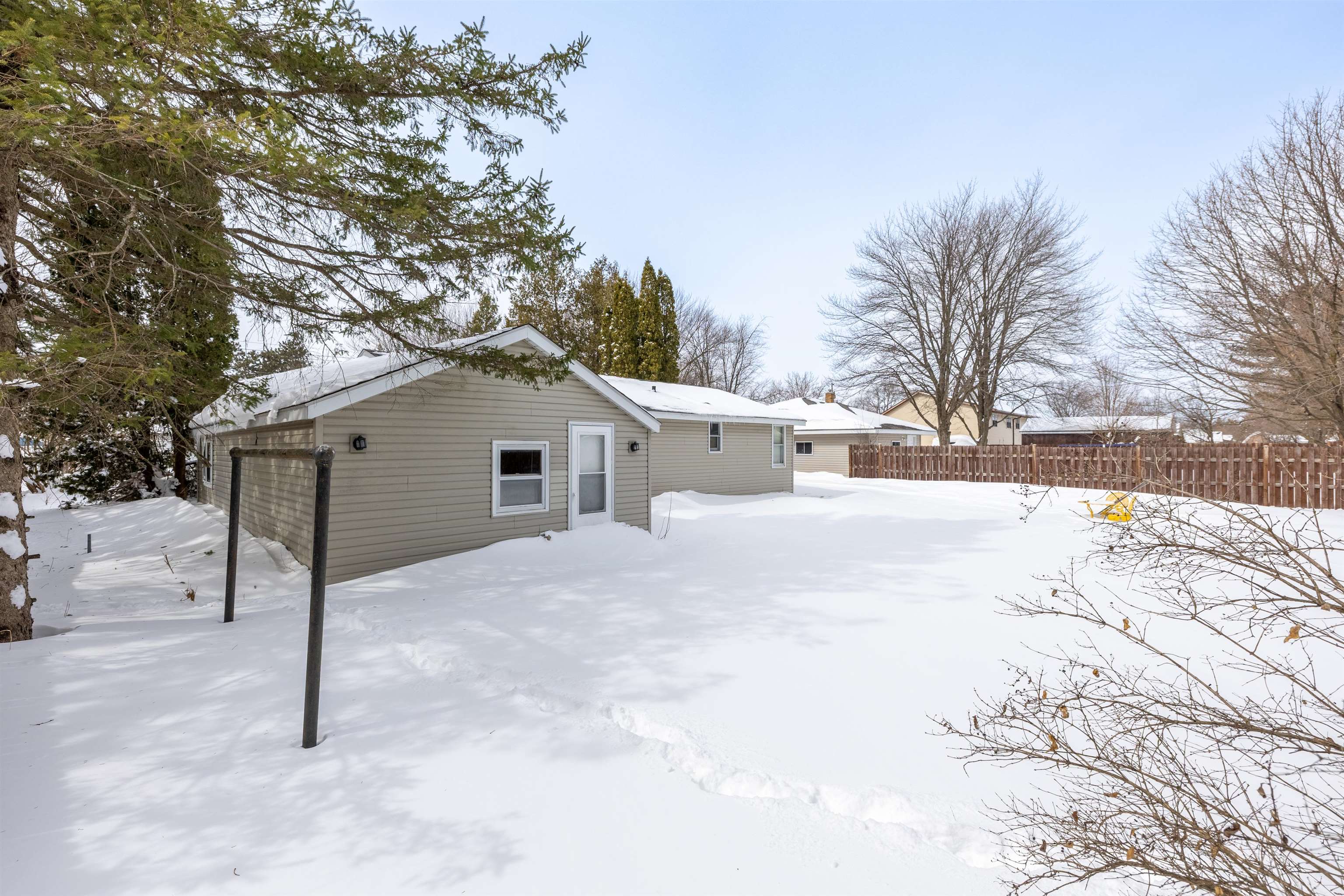 2281 S 5TH STREET, Wisconsin Rapids, Wisconsin 54494, 2 Bedrooms Bedrooms, ,1 BathroomBathrooms,Residential,For Sale,2281 S 5TH STREET,22601050