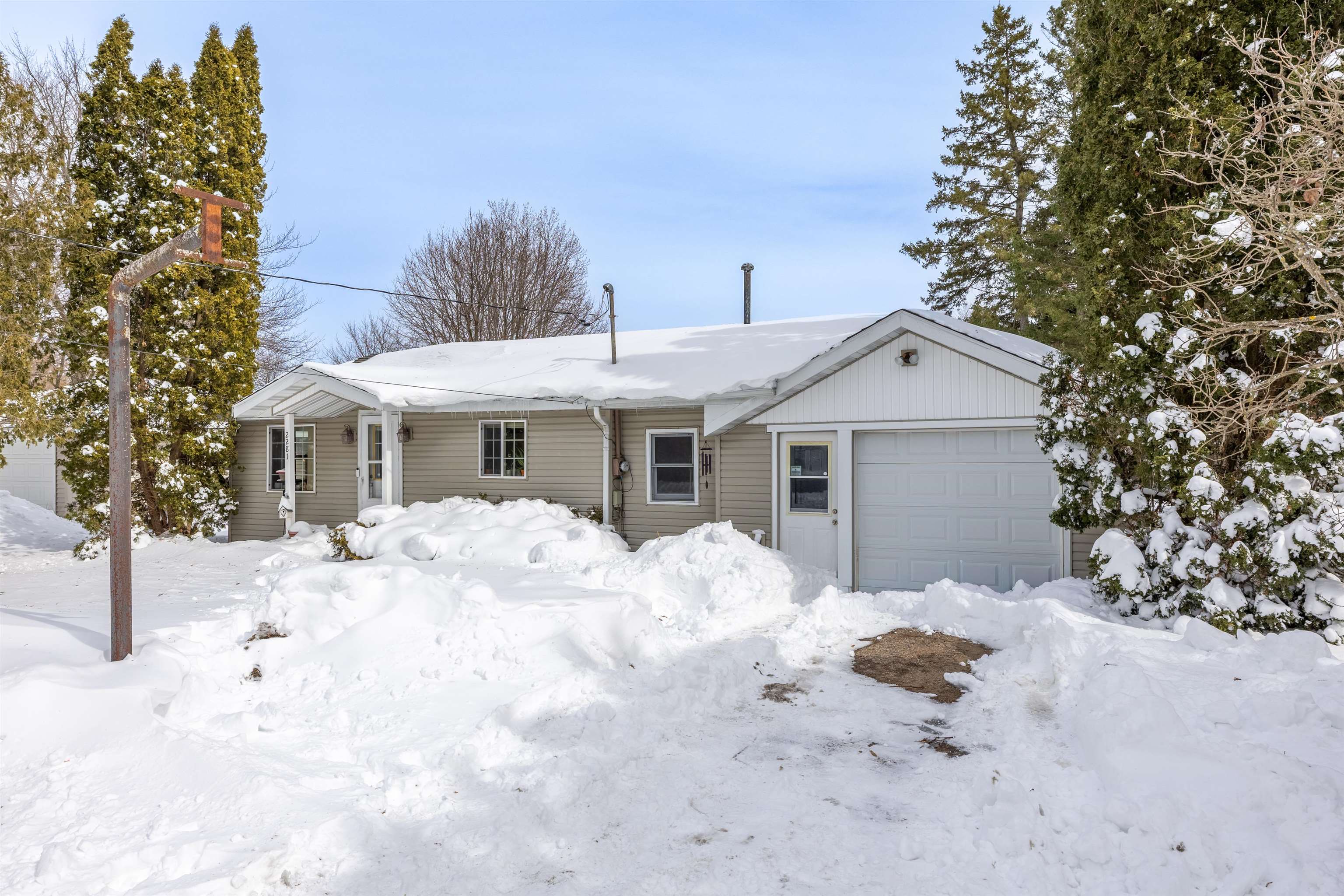 2281 S 5TH STREET, Wisconsin Rapids, Wisconsin 54494, 2 Bedrooms Bedrooms, ,1 BathroomBathrooms,Residential,For Sale,2281 S 5TH STREET,22601050