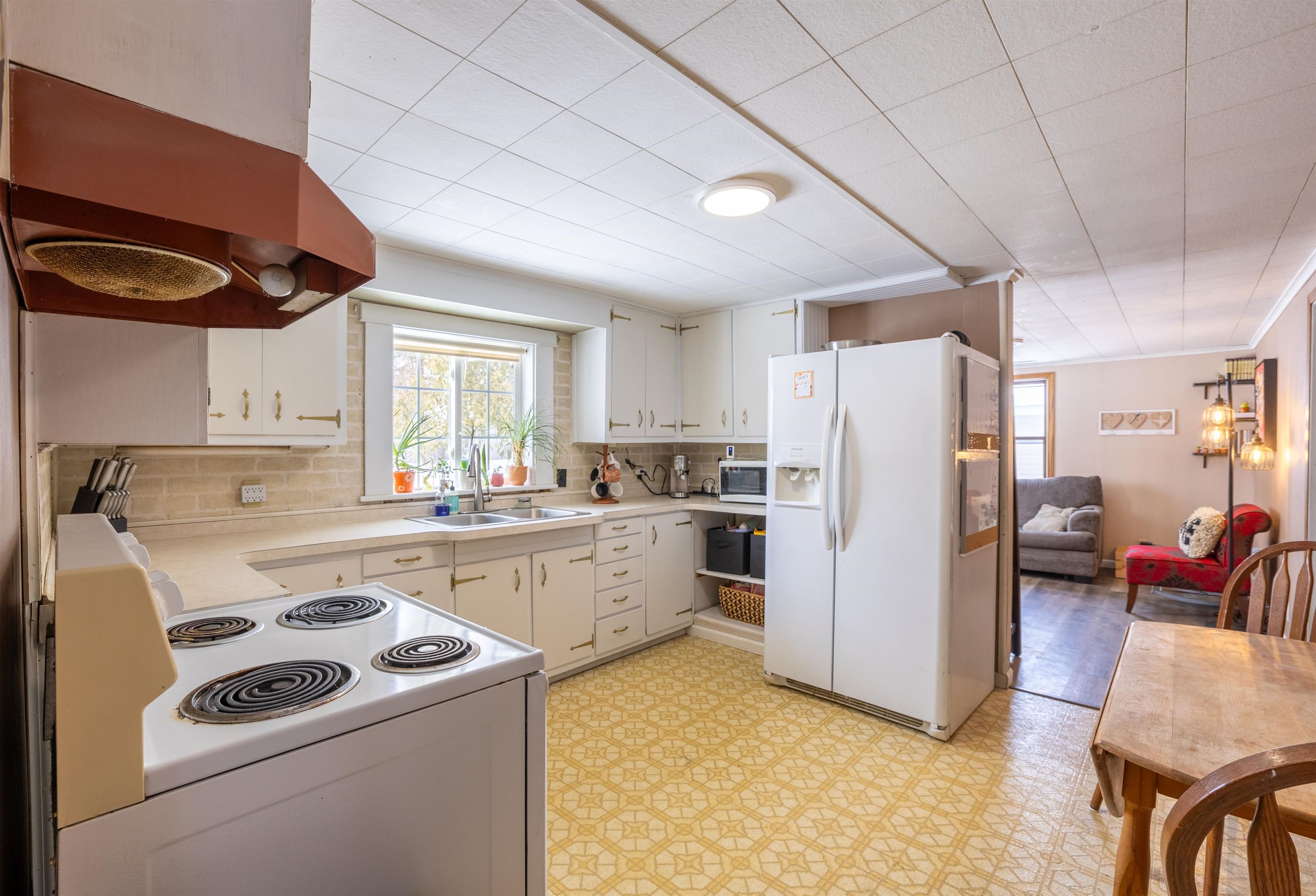 2281 S 5TH STREET, Wisconsin Rapids, Wisconsin 54494, 2 Bedrooms Bedrooms, ,1 BathroomBathrooms,Residential,For Sale,2281 S 5TH STREET,22601050