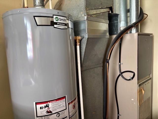 1811-1813 E EMERALD STREET, Marshfield, Wisconsin 54449, 2 Bedrooms Bedrooms, 5 Rooms Rooms,1 BathroomBathrooms,Multi-family,For Sale,1811-1813 E EMERALD STREET,22601061