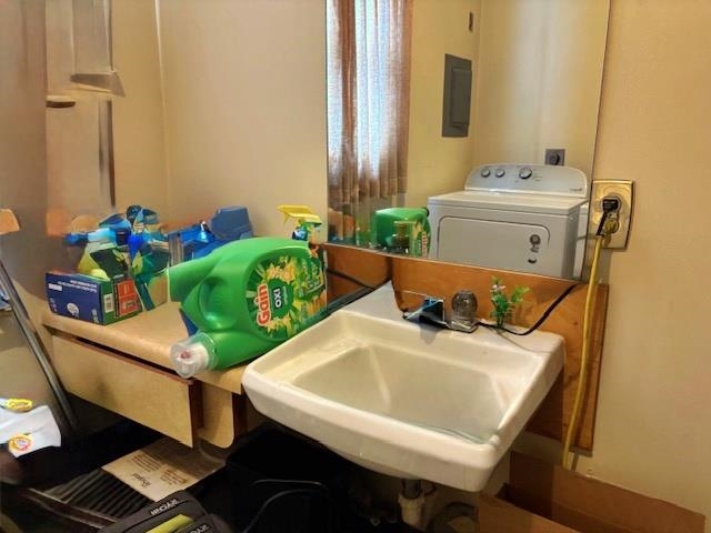 1811-1813 E EMERALD STREET, Marshfield, Wisconsin 54449, 2 Bedrooms Bedrooms, 5 Rooms Rooms,1 BathroomBathrooms,Multi-family,For Sale,1811-1813 E EMERALD STREET,22601061