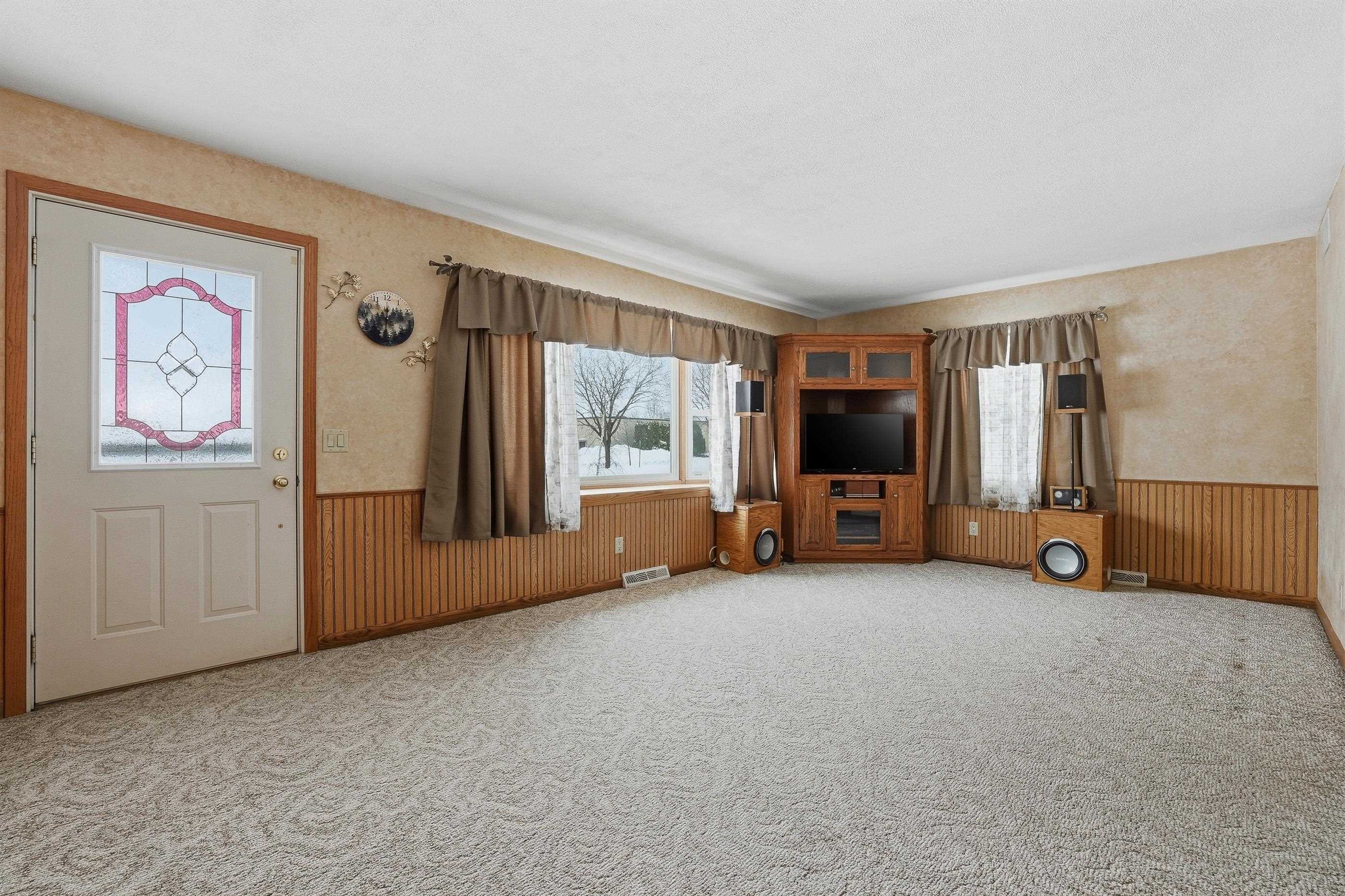 2900 DIXON STREET, Stevens Point, Wisconsin 54481, 3 Bedrooms Bedrooms, ,2 BathroomsBathrooms,Residential,For Sale,2900 DIXON STREET,22601067