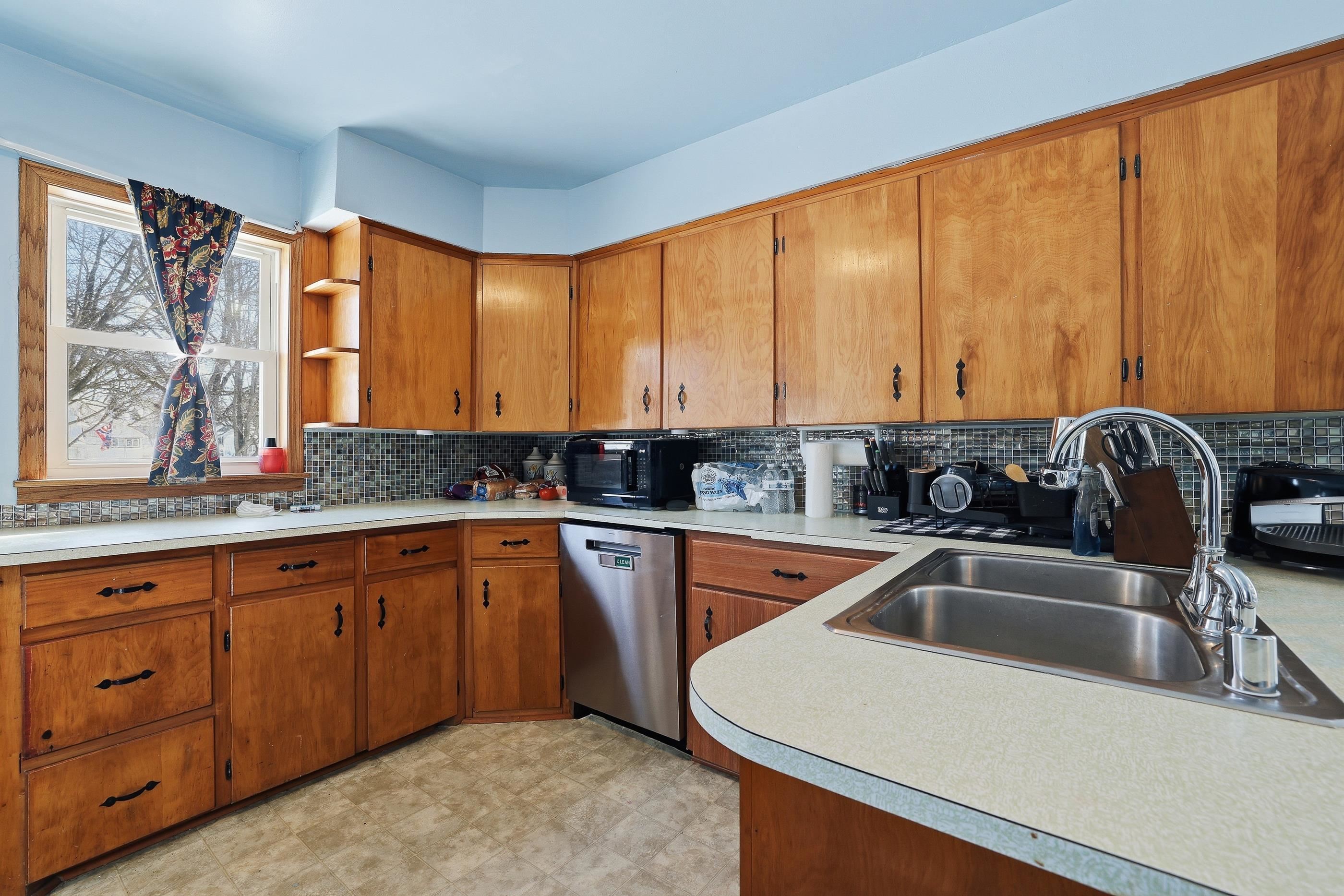 400 W MAIN STREET, Thorp, Wisconsin 54771, 3 Bedrooms Bedrooms, ,1 BathroomBathrooms,Residential,For Sale,400 W MAIN STREET,22601083