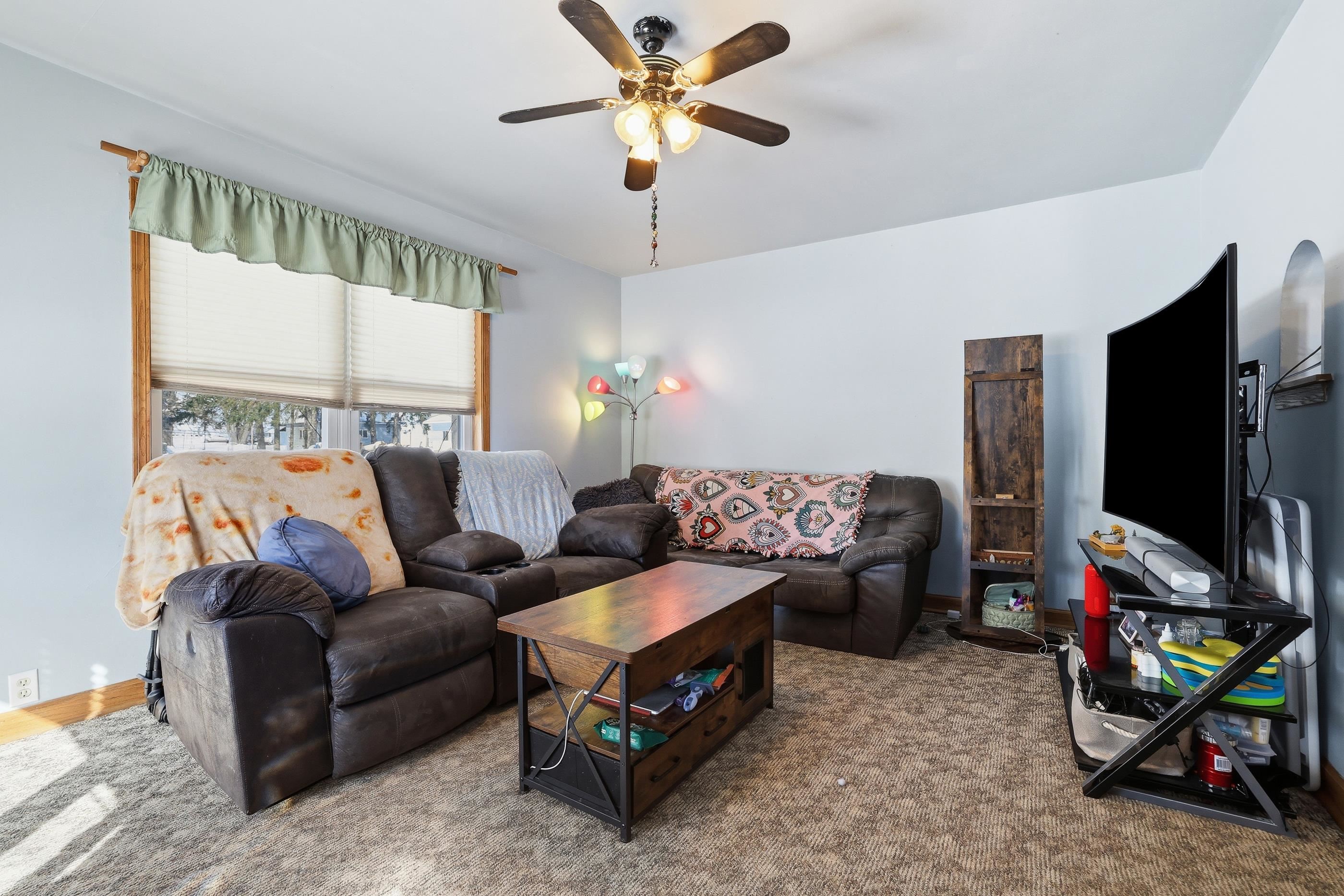400 W MAIN STREET, Thorp, Wisconsin 54771, 3 Bedrooms Bedrooms, ,1 BathroomBathrooms,Residential,For Sale,400 W MAIN STREET,22601083