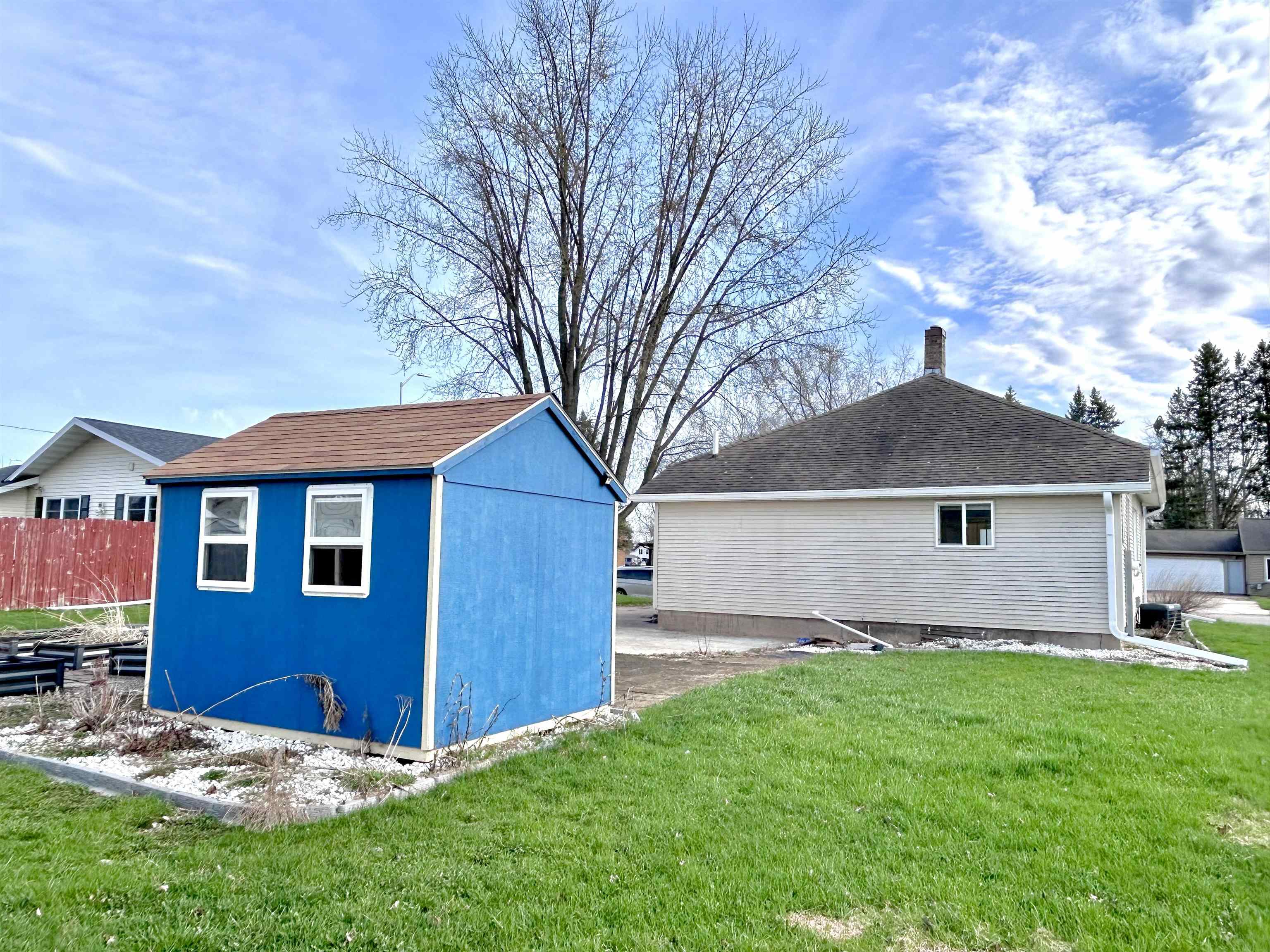 208 W CLARK STREET, Spencer, Wisconsin 54479, 2 Bedrooms Bedrooms, ,1 BathroomBathrooms,Residential,For Sale,208 W CLARK STREET,22601086