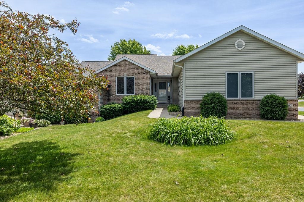 209 MORNINGSIDE DRIVE, DEERFIELD, Wisconsin 53531, 3 Bedrooms Bedrooms, 2 Rooms Rooms,3 BathroomsBathrooms,Residential,For Sale,209 MORNINGSIDE DRIVE,22601090