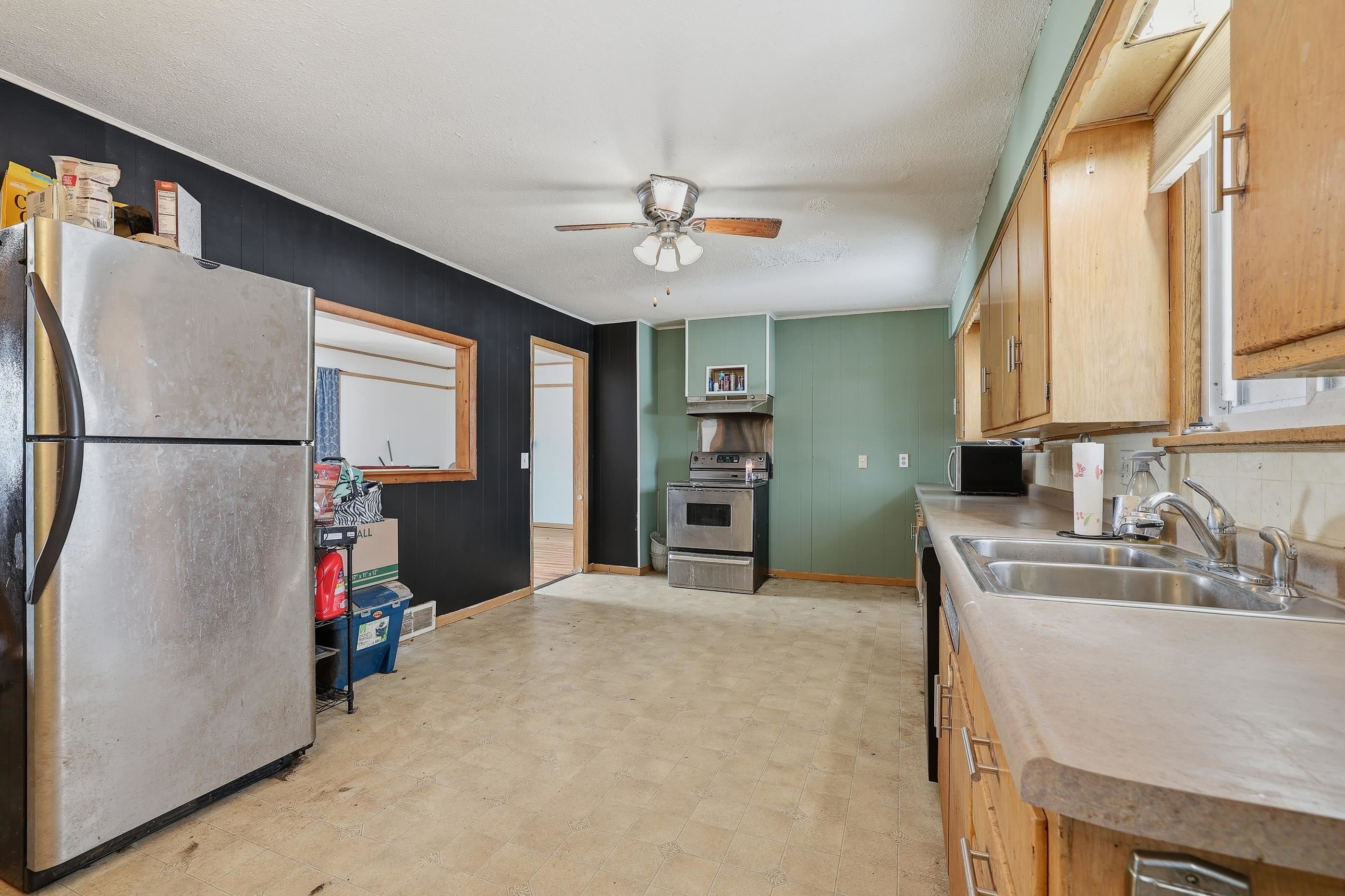 1915 SCHOOL STREET, Stevens Point, Wisconsin 54481, 3 Bedrooms Bedrooms, ,2 BathroomsBathrooms,Residential,For Sale,1915 SCHOOL STREET,22601097