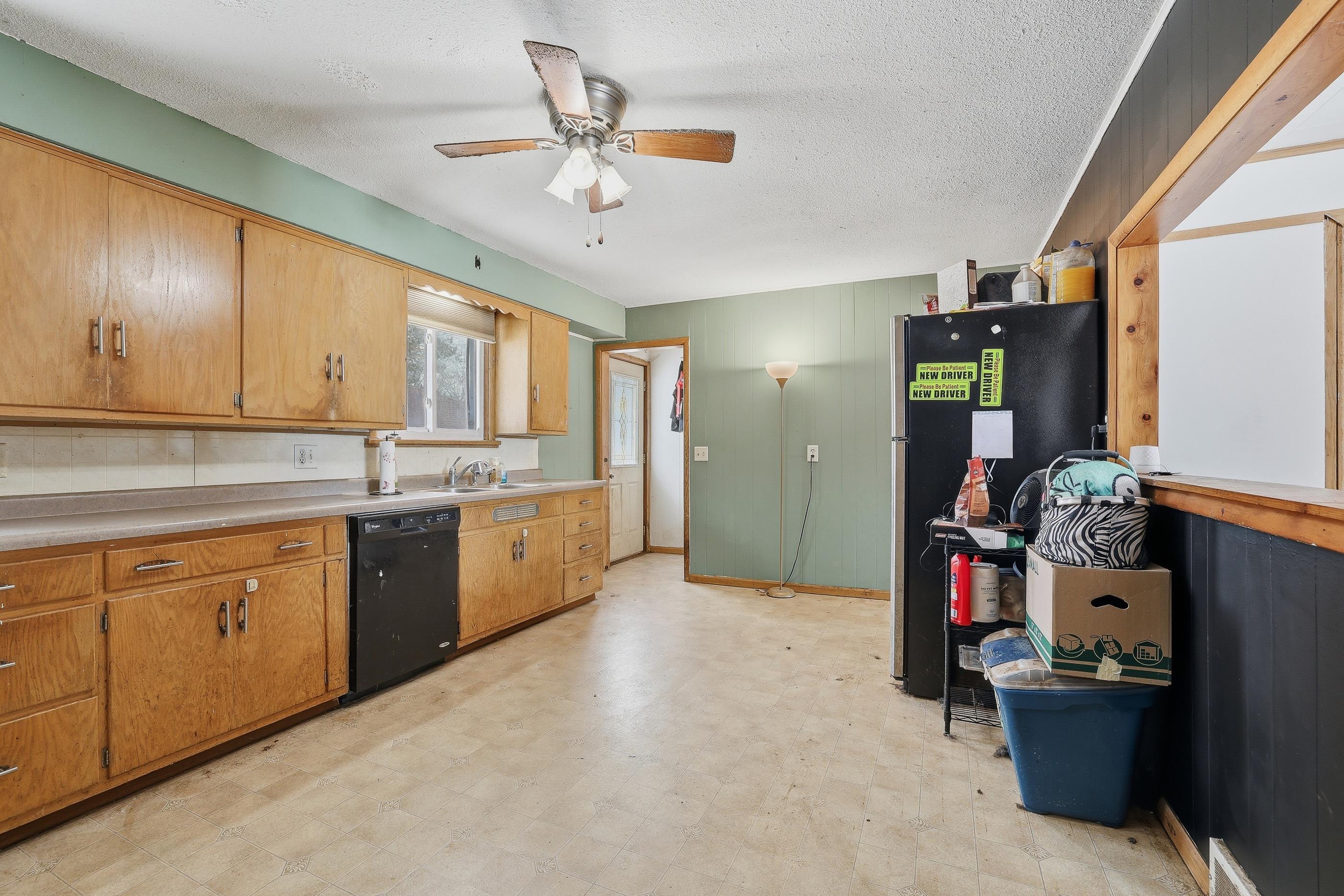 1915 SCHOOL STREET, Stevens Point, Wisconsin 54481, 3 Bedrooms Bedrooms, ,2 BathroomsBathrooms,Residential,For Sale,1915 SCHOOL STREET,22601097