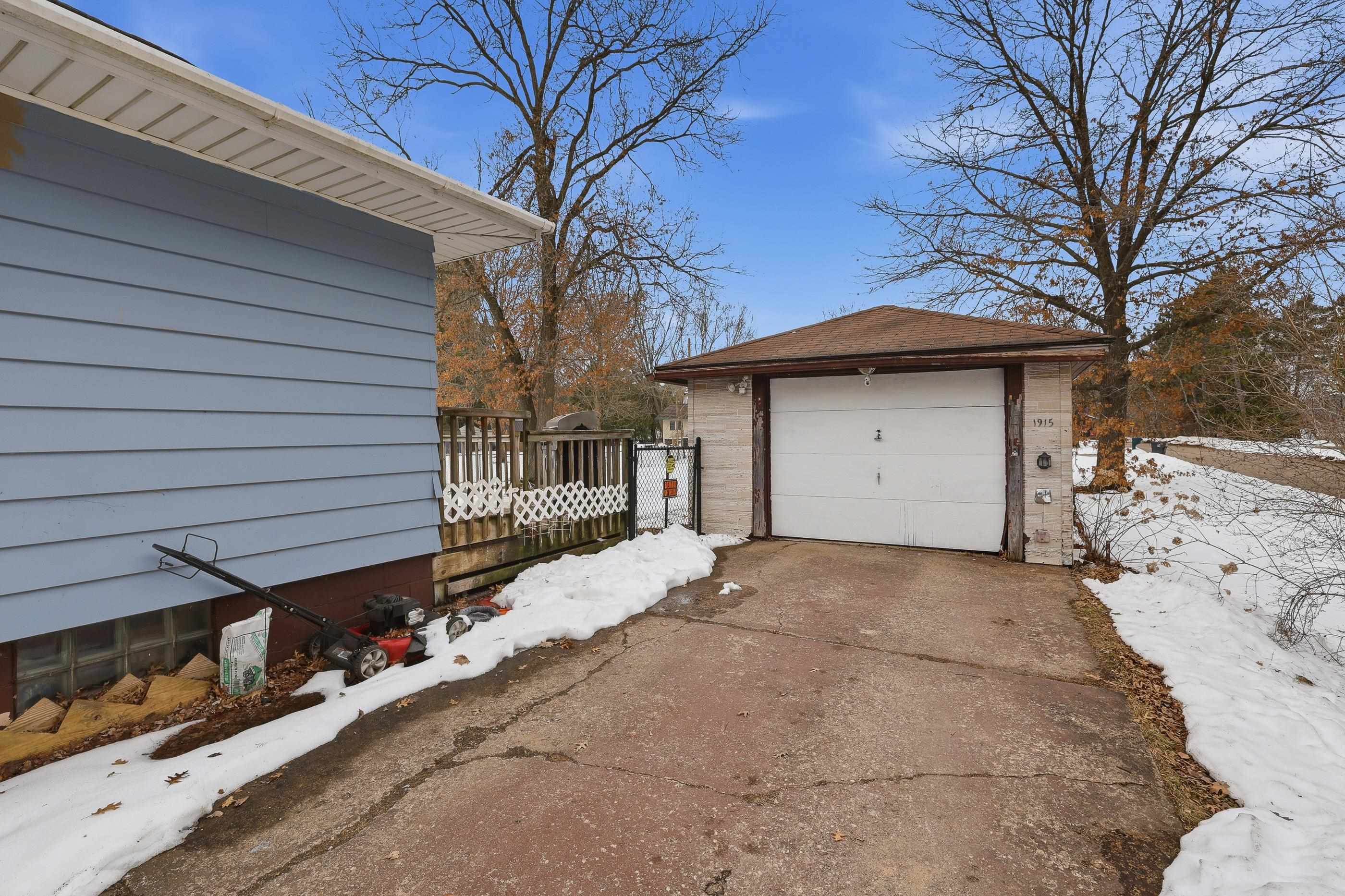 1915 SCHOOL STREET, Stevens Point, Wisconsin 54481, 3 Bedrooms Bedrooms, ,2 BathroomsBathrooms,Residential,For Sale,1915 SCHOOL STREET,22601097