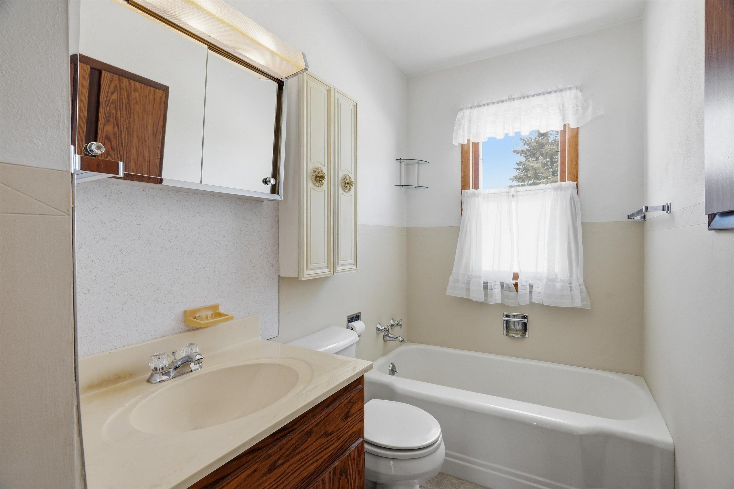 1113 E 4TH STREET, Marshfield, Wisconsin 54449, 3 Bedrooms Bedrooms, ,1 BathroomBathrooms,Residential,For Sale,1113 E 4TH STREET,22601101