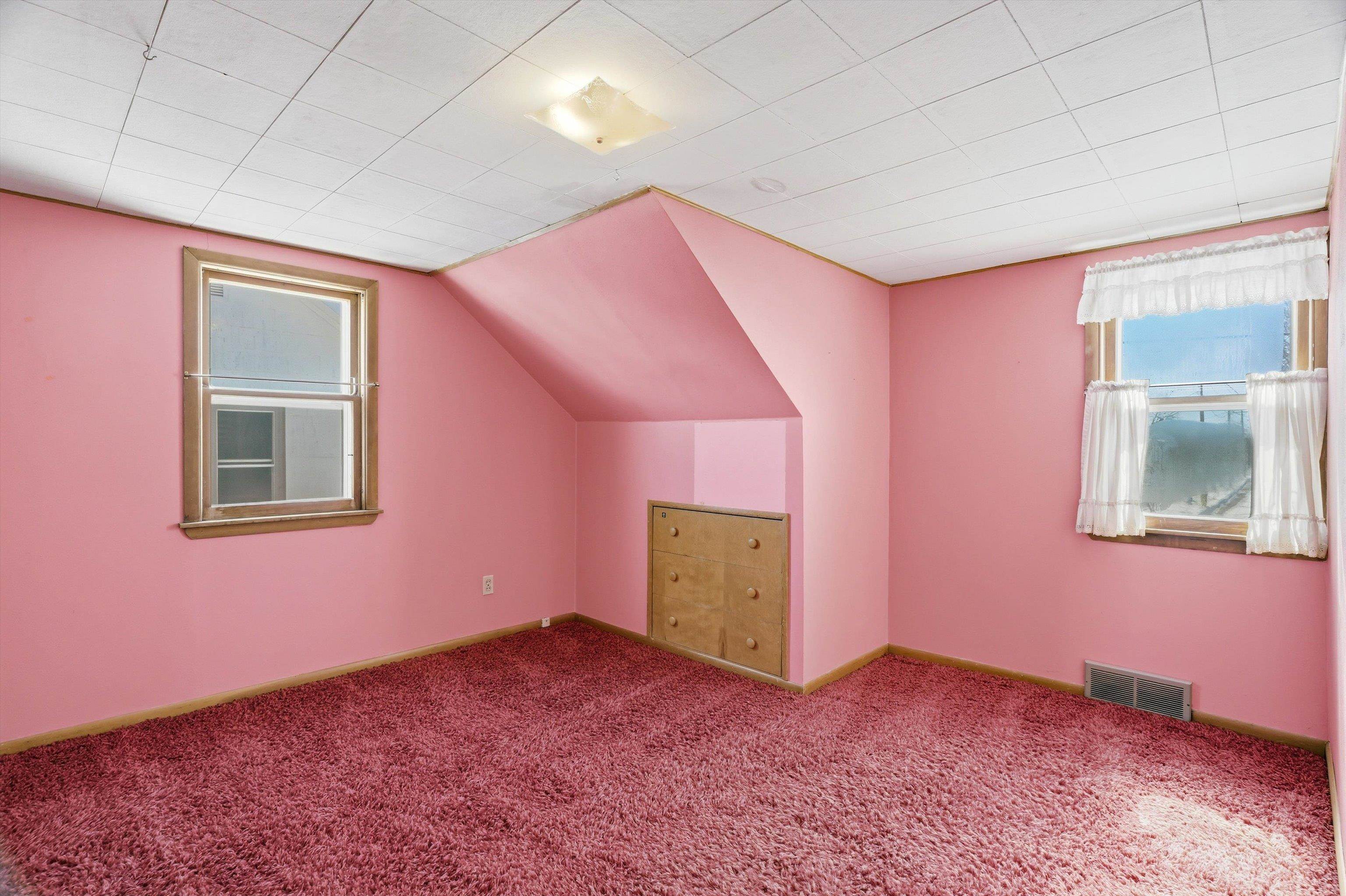 1113 E 4TH STREET, Marshfield, Wisconsin 54449, 3 Bedrooms Bedrooms, ,1 BathroomBathrooms,Residential,For Sale,1113 E 4TH STREET,22601101