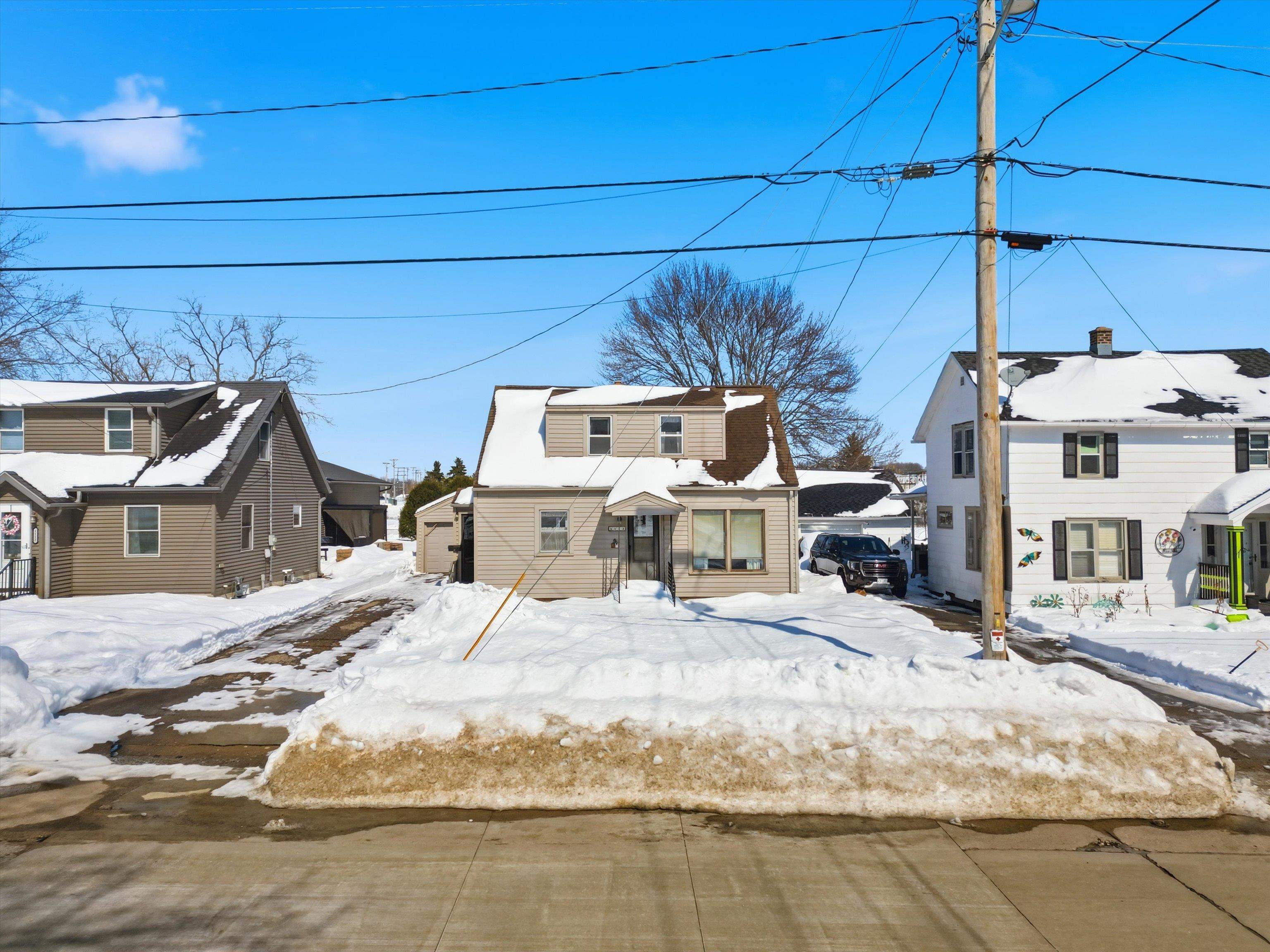 1113 E 4TH STREET, Marshfield, Wisconsin 54449, 3 Bedrooms Bedrooms, ,1 BathroomBathrooms,Residential,For Sale,1113 E 4TH STREET,22601101