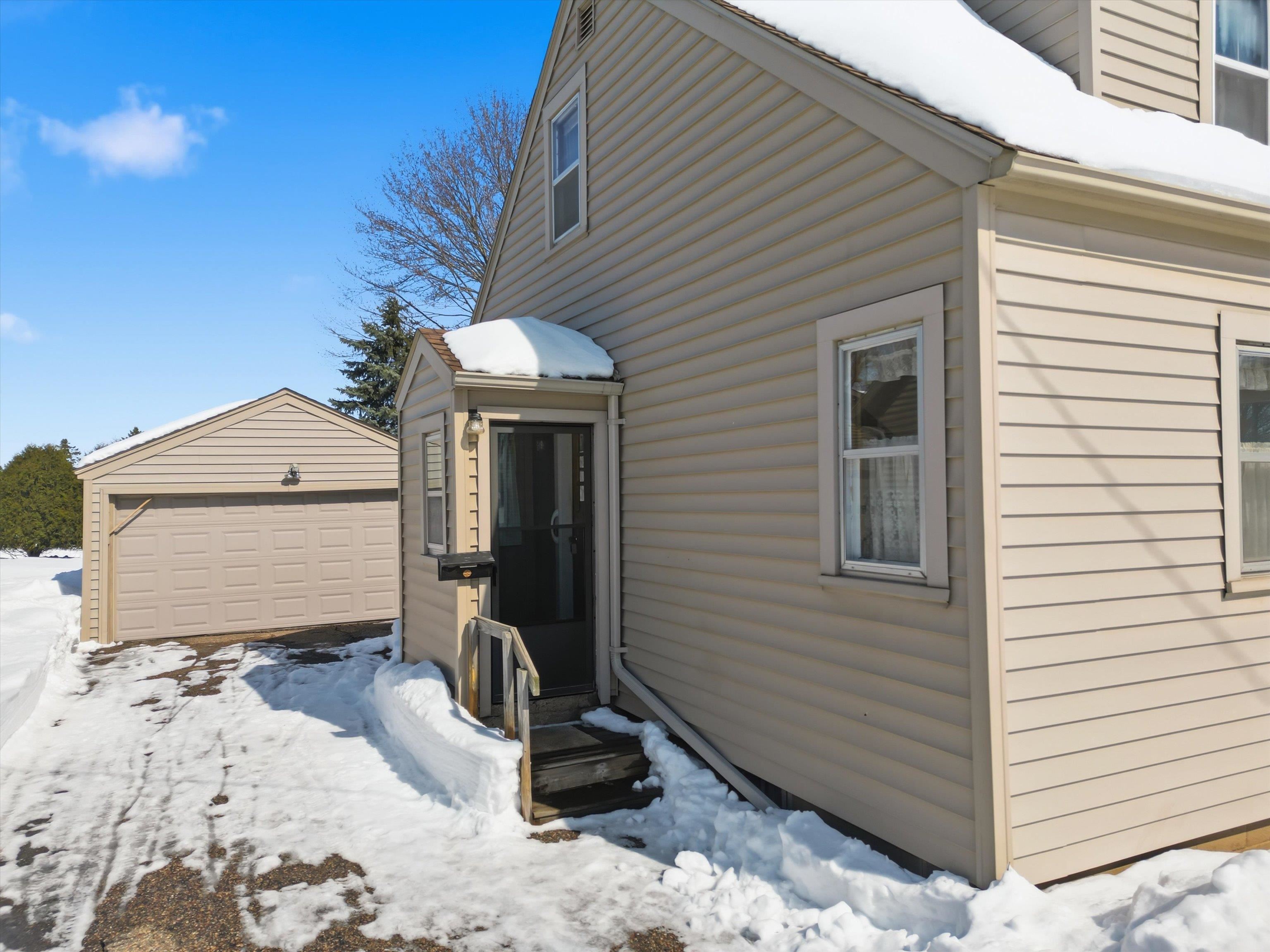 1113 E 4TH STREET, Marshfield, Wisconsin 54449, 3 Bedrooms Bedrooms, ,1 BathroomBathrooms,Residential,For Sale,1113 E 4TH STREET,22601101