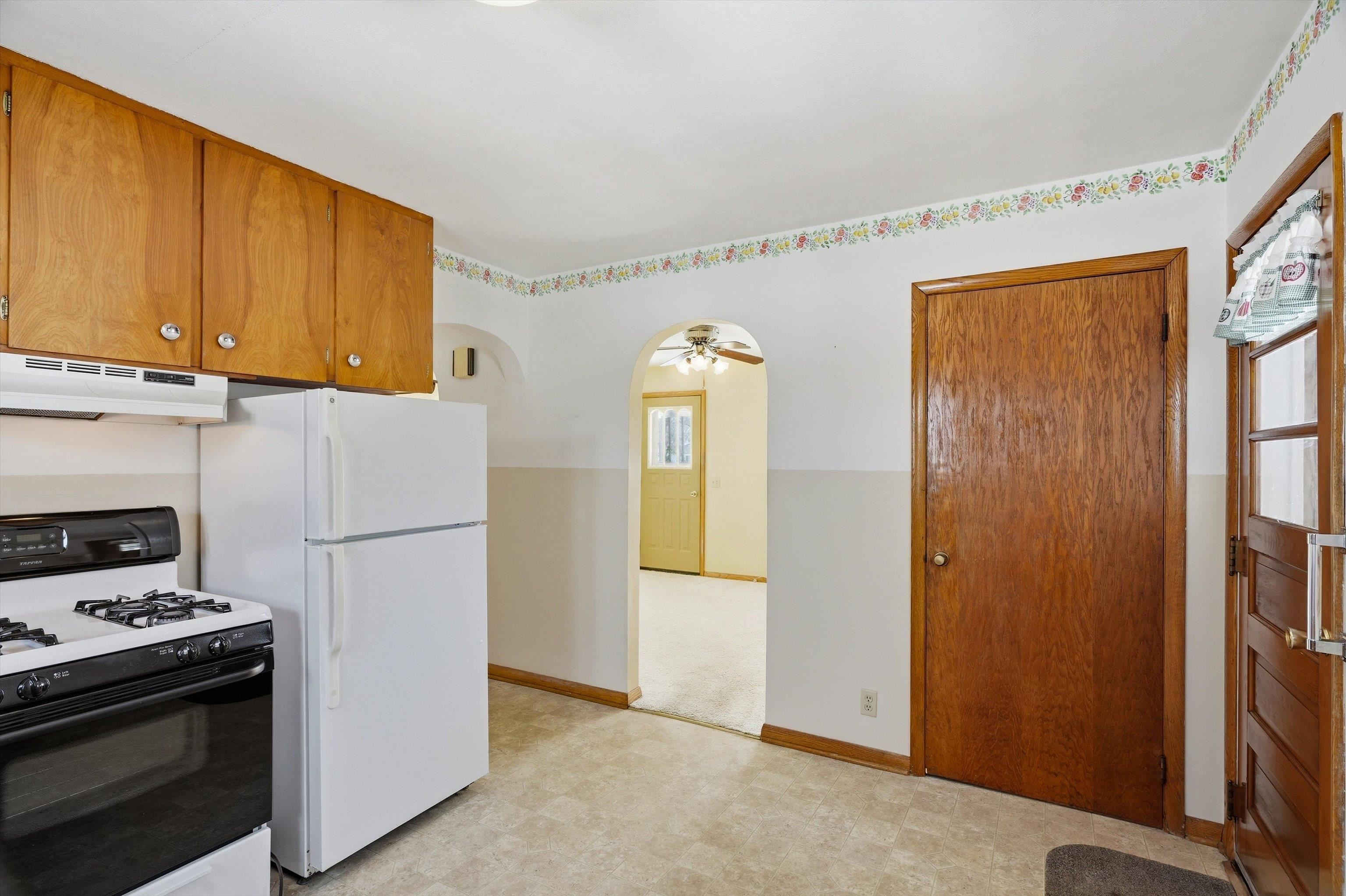 1113 E 4TH STREET, Marshfield, Wisconsin 54449, 3 Bedrooms Bedrooms, ,1 BathroomBathrooms,Residential,For Sale,1113 E 4TH STREET,22601101