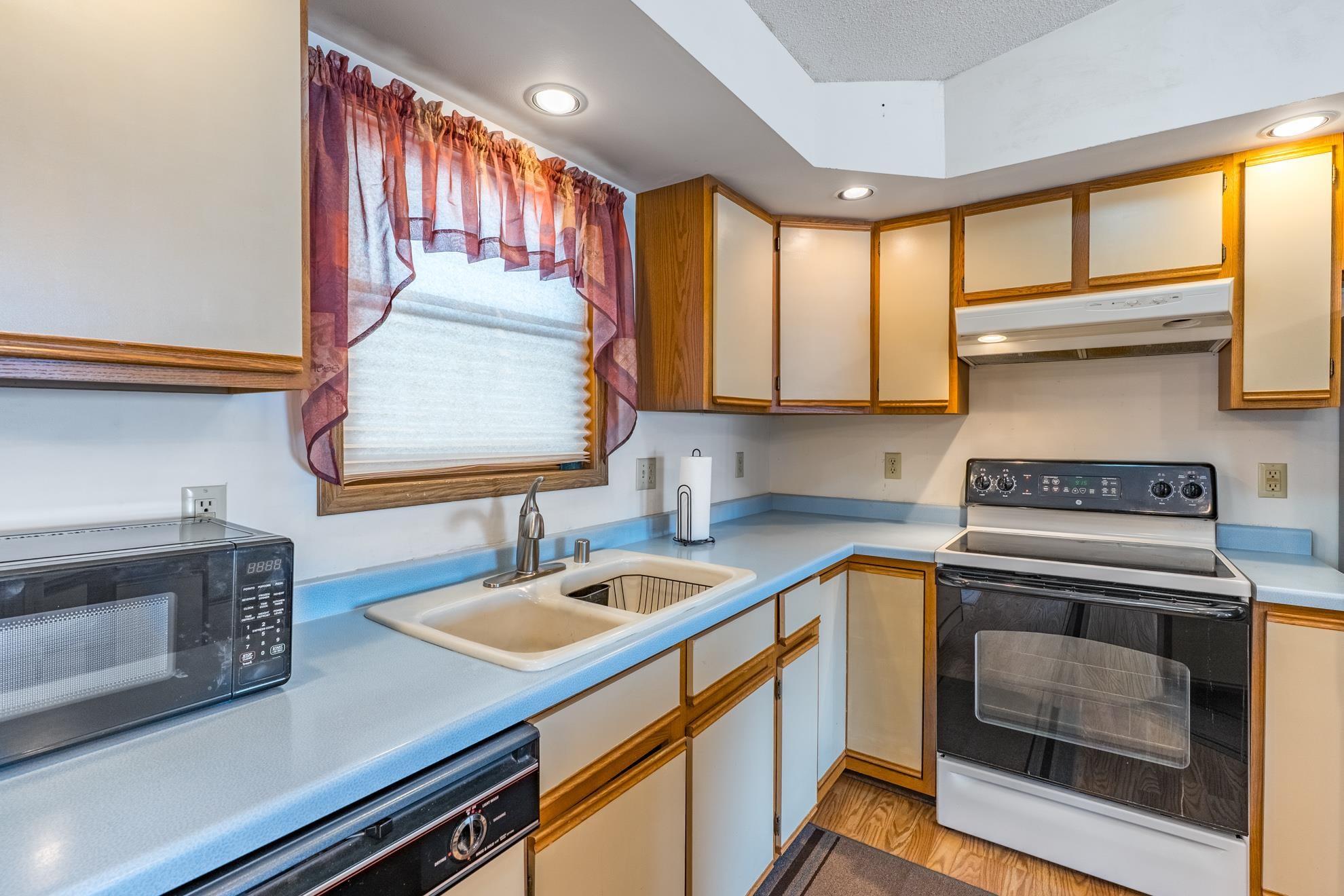 119300 HAWK COURT, Stratford, Wisconsin 54484, 2 Bedrooms Bedrooms, ,3 BathroomsBathrooms,Residential,For Sale,119300 HAWK COURT,22601117