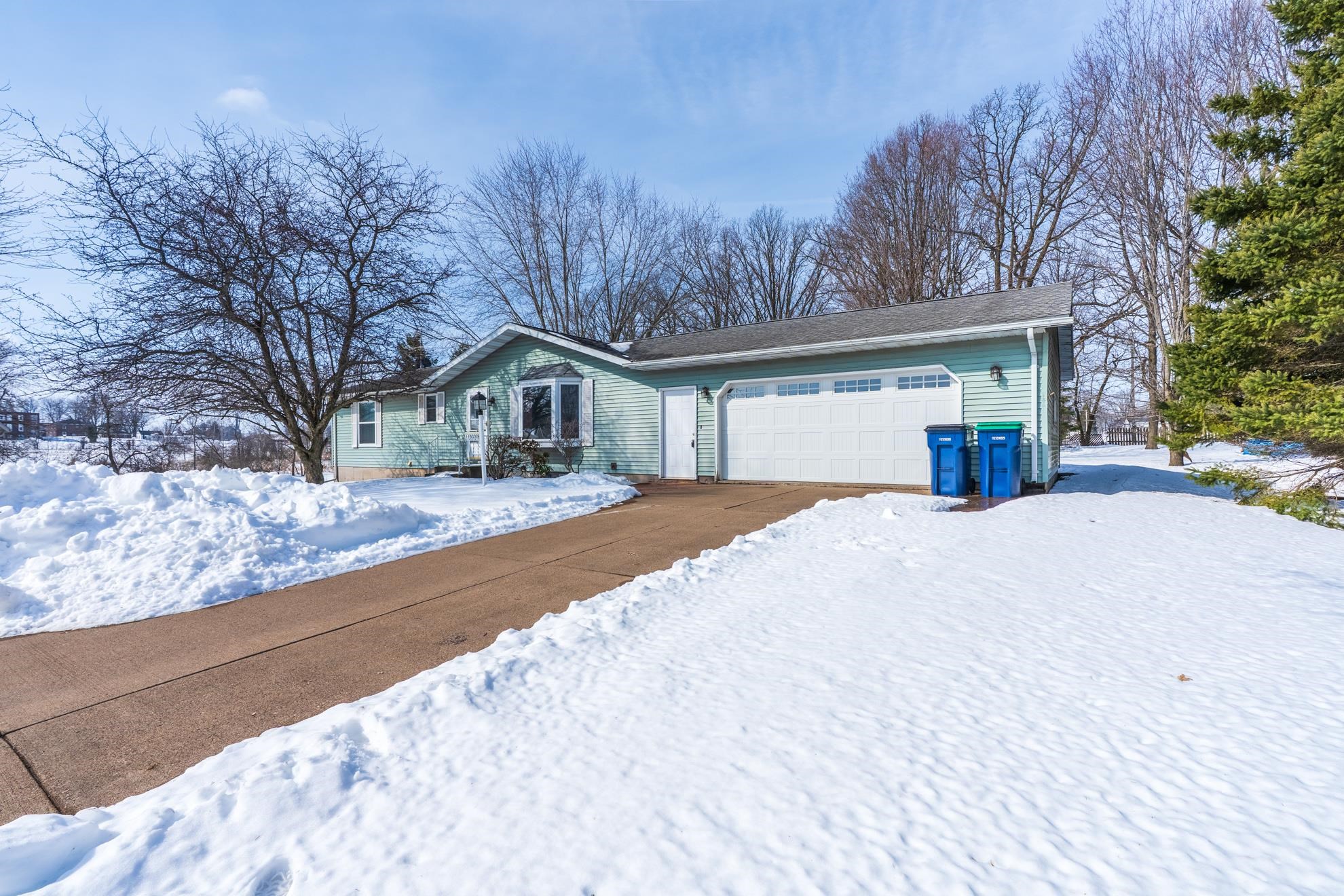 119300 HAWK COURT, Stratford, Wisconsin 54484, 2 Bedrooms Bedrooms, ,3 BathroomsBathrooms,Residential,For Sale,119300 HAWK COURT,22601117
