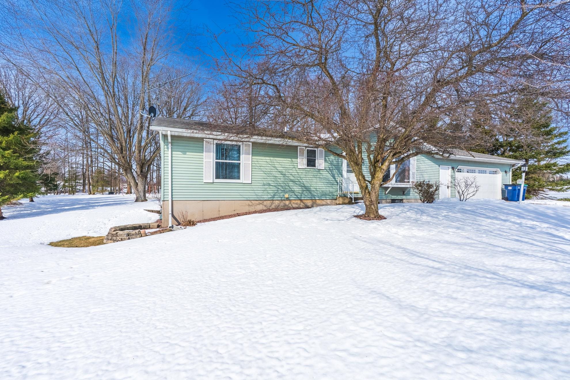 119300 HAWK COURT, Stratford, Wisconsin 54484, 2 Bedrooms Bedrooms, ,3 BathroomsBathrooms,Residential,For Sale,119300 HAWK COURT,22601117