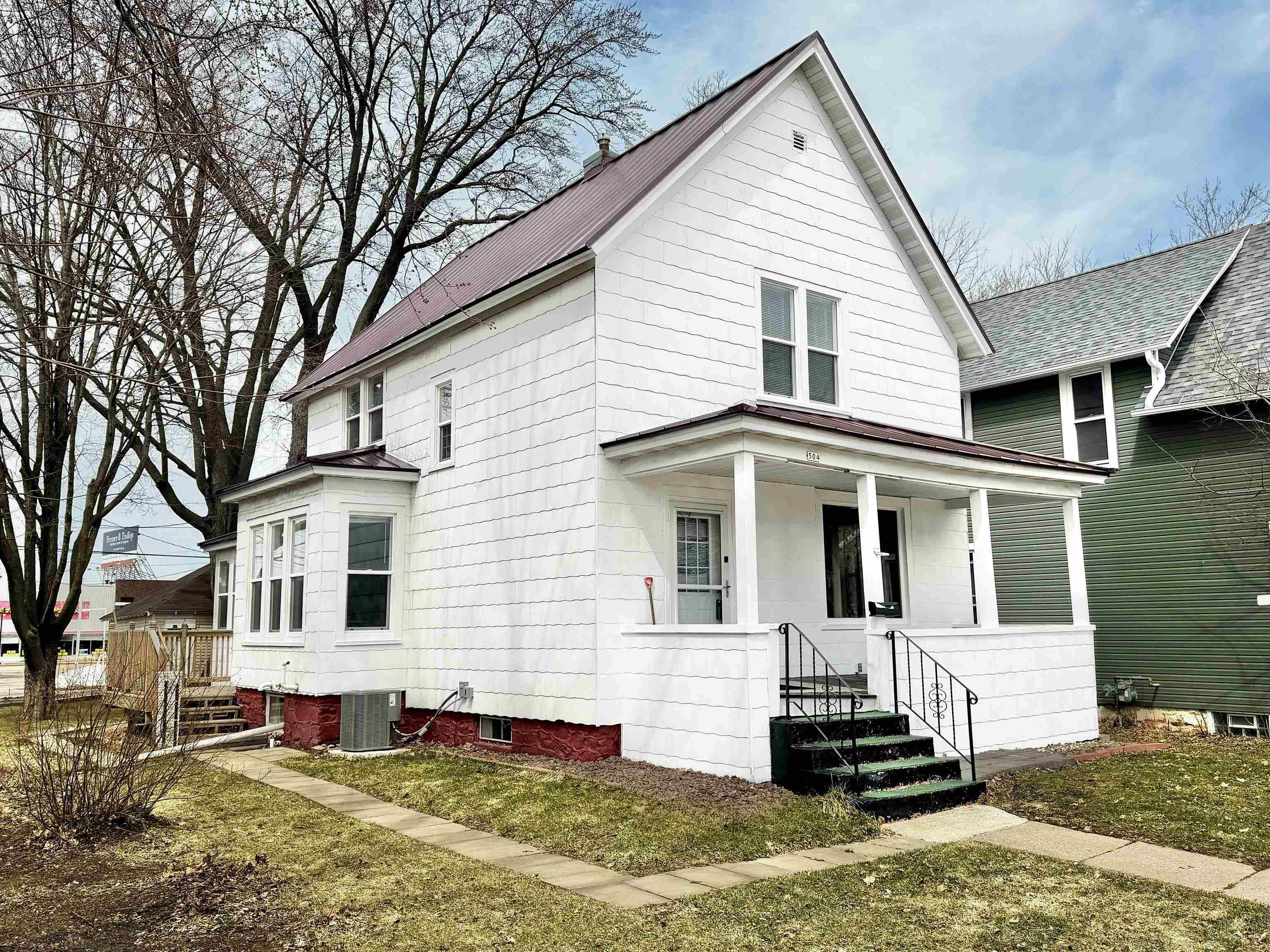 504 S MAPLE AVENUE, Marshfield, Wisconsin 54449, 4 Bedrooms Bedrooms, ,2 BathroomsBathrooms,Residential,For Sale,504 S MAPLE AVENUE,22601122