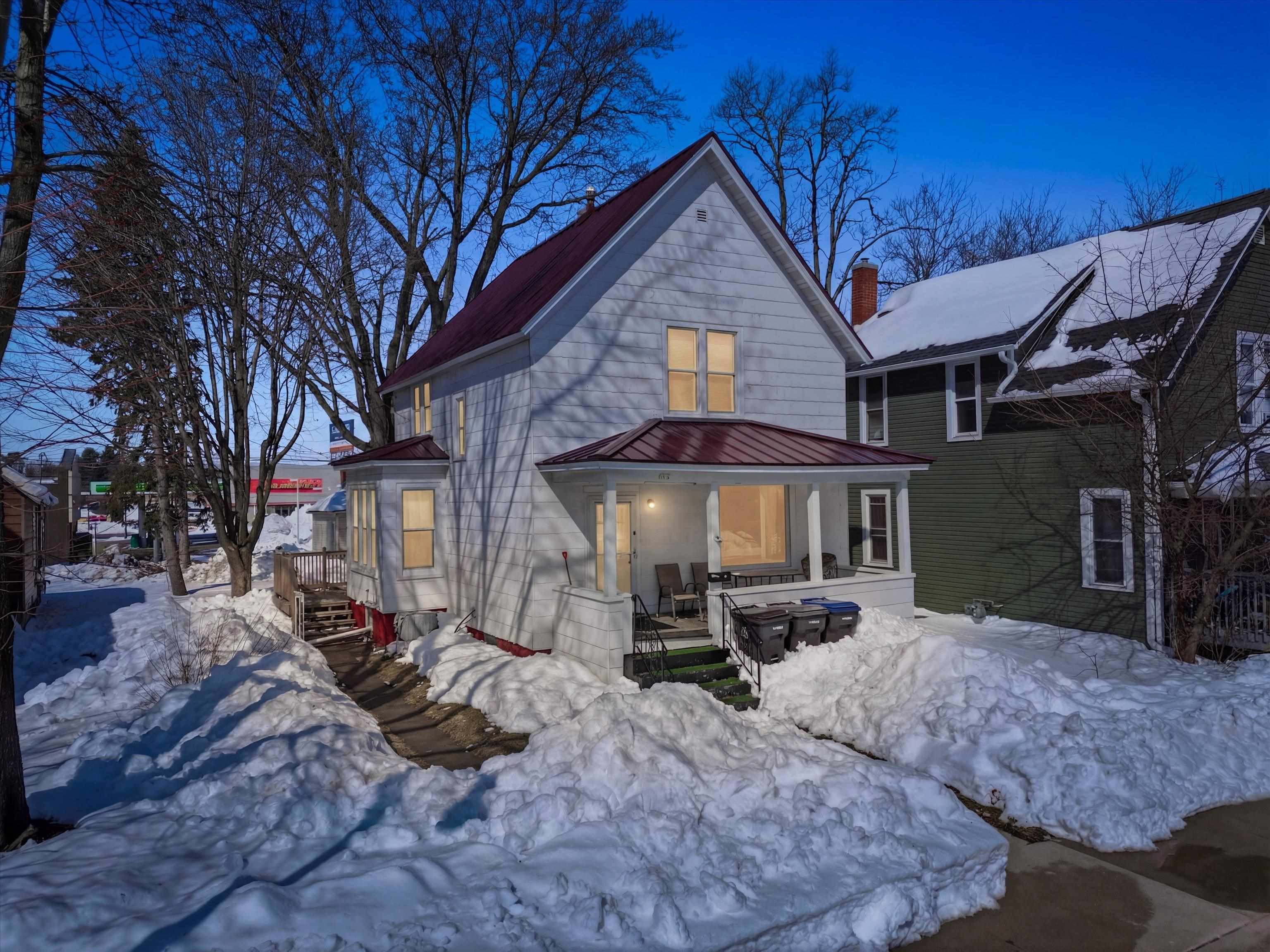 504 S MAPLE AVENUE, Marshfield, Wisconsin 54449, 4 Bedrooms Bedrooms, ,2 BathroomsBathrooms,Residential,For Sale,504 S MAPLE AVENUE,22601122