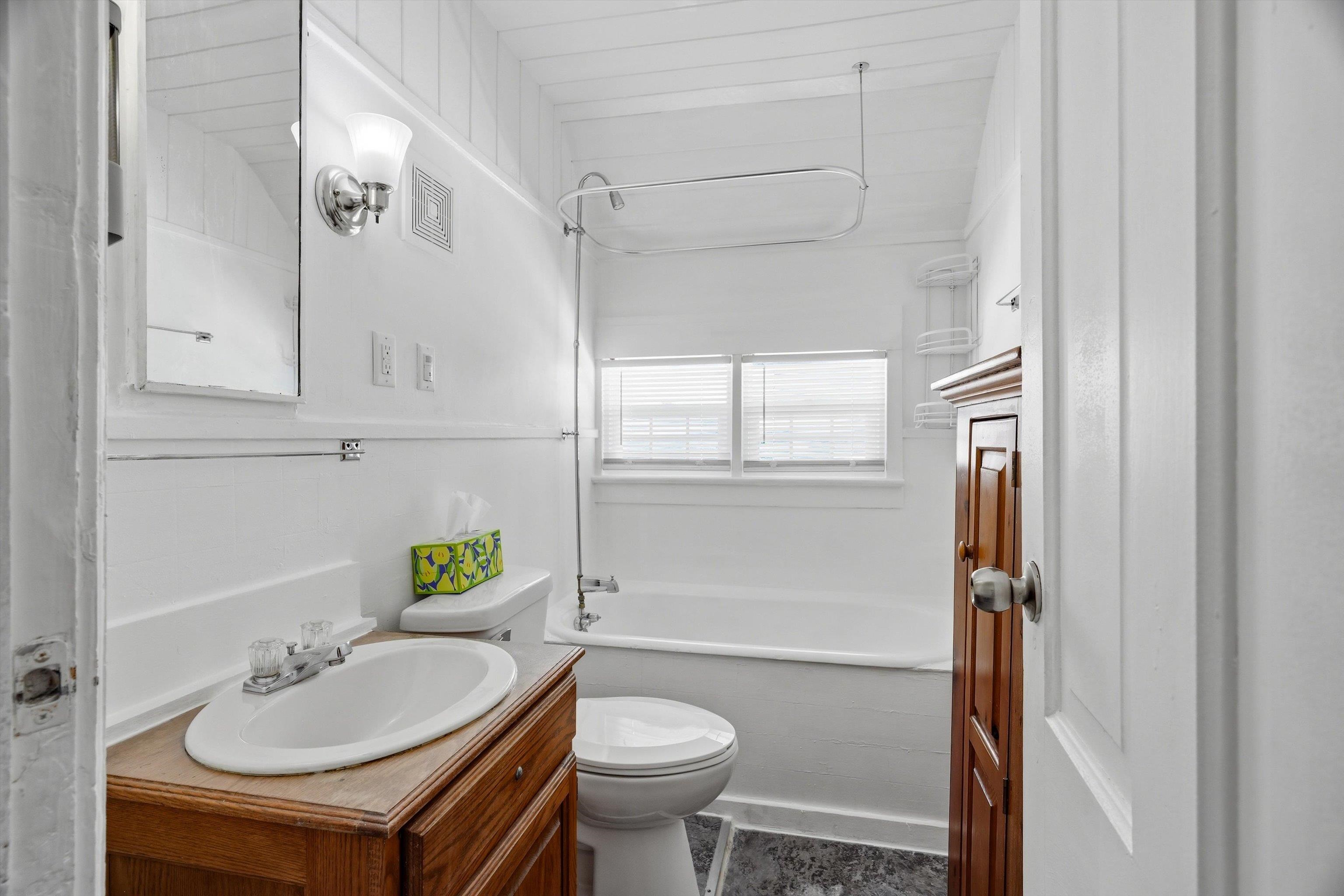 504 S MAPLE AVENUE, Marshfield, Wisconsin 54449, 4 Bedrooms Bedrooms, ,2 BathroomsBathrooms,Residential,For Sale,504 S MAPLE AVENUE,22601122