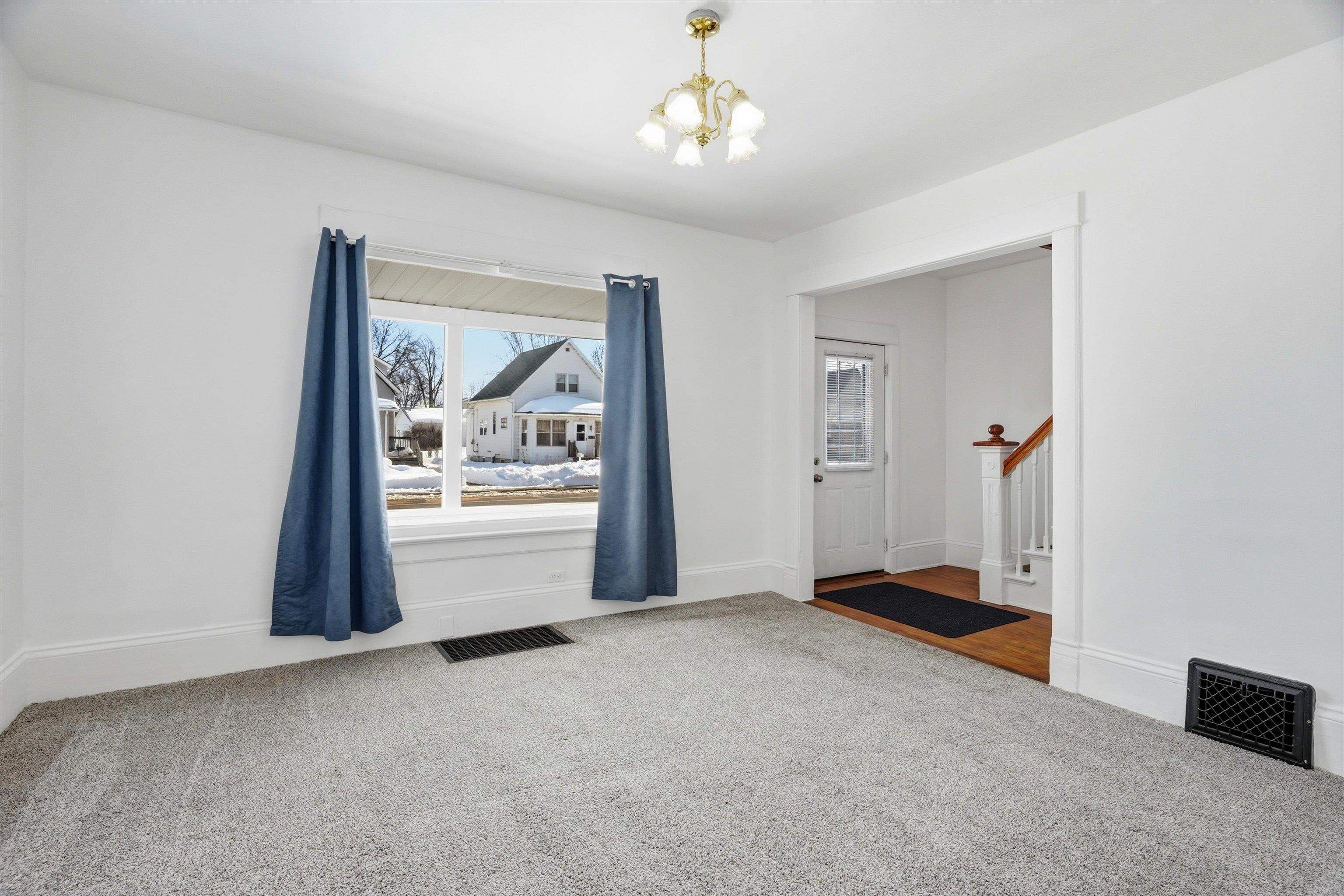 504 S MAPLE AVENUE, Marshfield, Wisconsin 54449, 4 Bedrooms Bedrooms, ,2 BathroomsBathrooms,Residential,For Sale,504 S MAPLE AVENUE,22601122