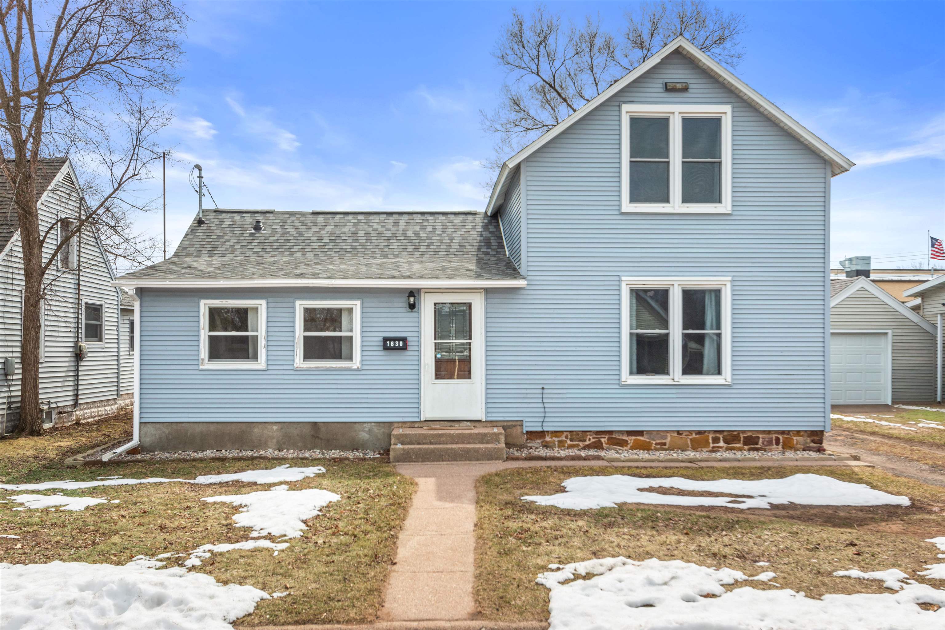 1630 OAK STREET, Wisconsin Rapids, Wisconsin 54494, 3 Bedrooms Bedrooms, ,1 BathroomBathrooms,Residential,For Sale,1630 OAK STREET,22601124