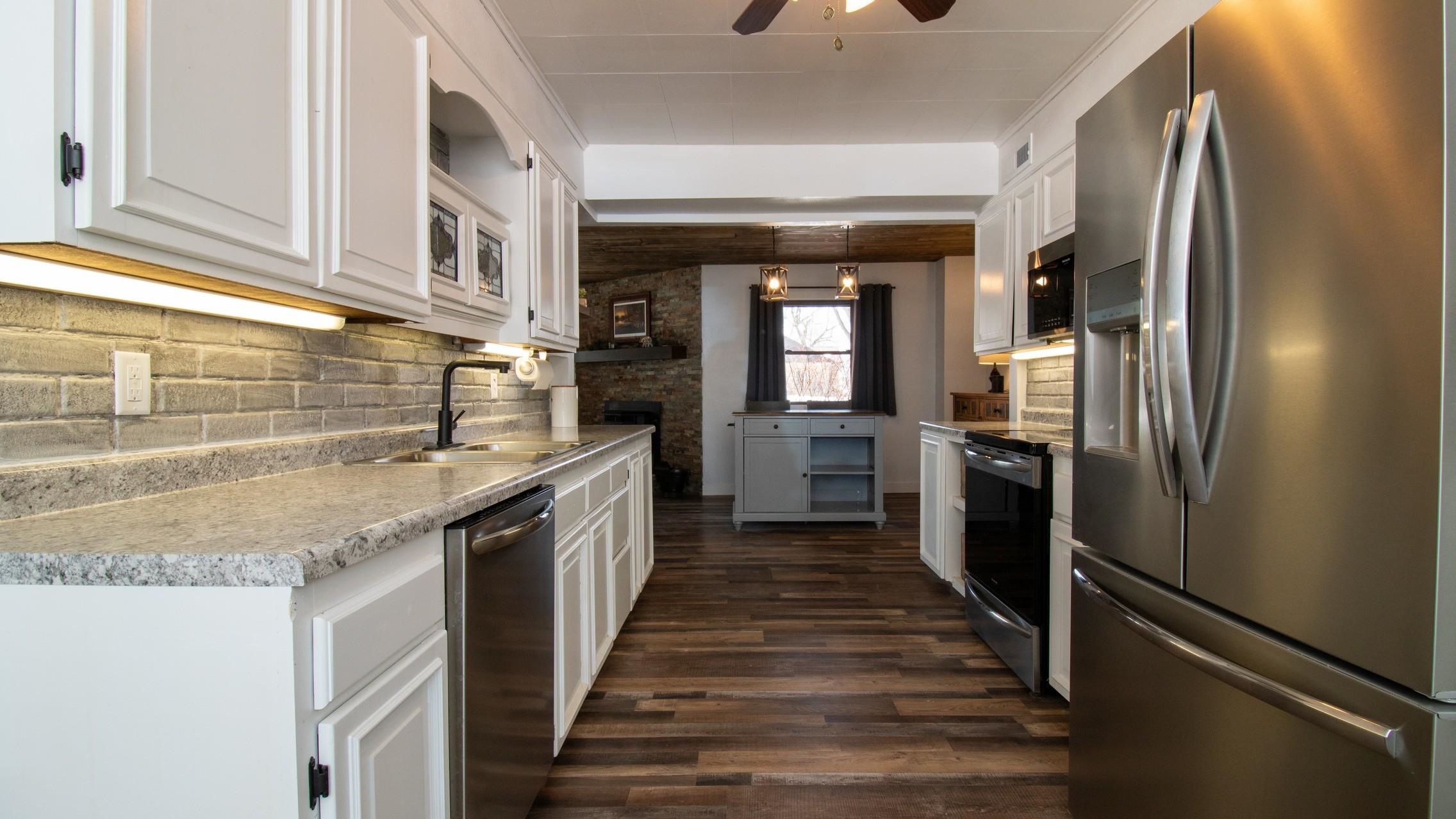 412 S CYPRESS AVENUE, Marshfield, Wisconsin 54449, 3 Bedrooms Bedrooms, ,1 BathroomBathrooms,Residential,For Sale,412 S CYPRESS AVENUE,22601128