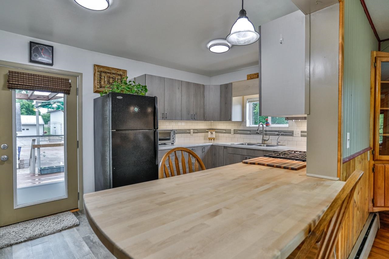 406 FLINT AVENUE, Mattoon, Wisconsin 54450, 4 Bedrooms Bedrooms, ,1 BathroomBathrooms,Residential,For Sale,406 FLINT AVENUE,22601145