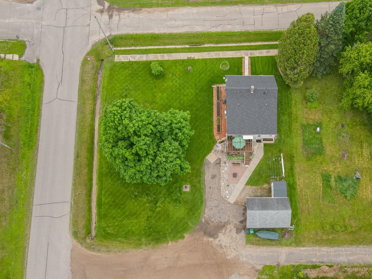 406 FLINT AVENUE, Mattoon, Wisconsin 54450, 4 Bedrooms Bedrooms, ,1 BathroomBathrooms,Residential,For Sale,406 FLINT AVENUE,22601145