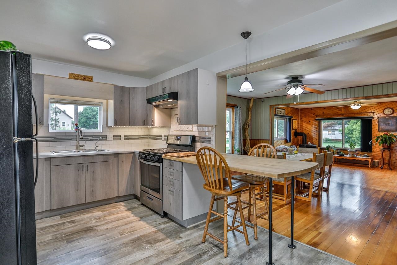 406 FLINT AVENUE, Mattoon, Wisconsin 54450, 4 Bedrooms Bedrooms, ,1 BathroomBathrooms,Residential,For Sale,406 FLINT AVENUE,22601145