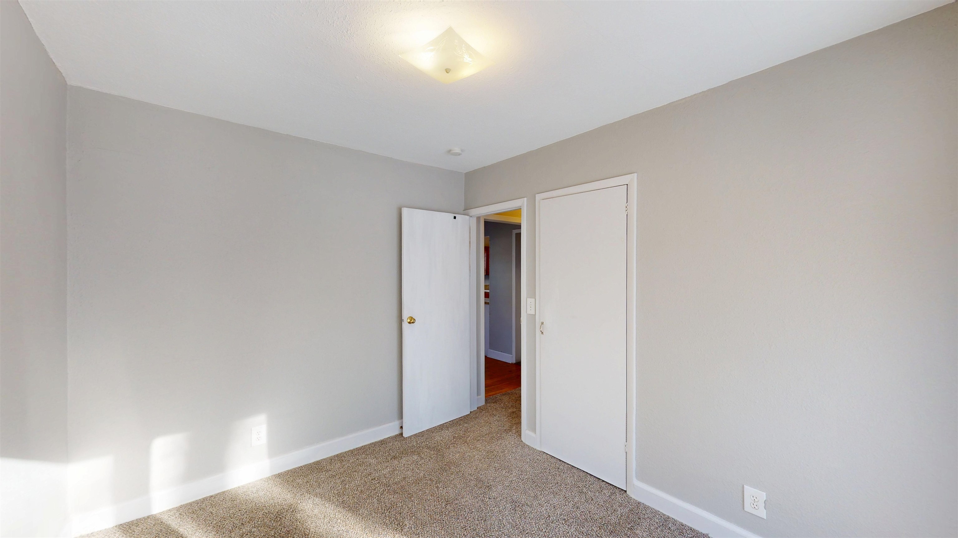 1012 S SEVERNS AVENUE, Marshfield, Wisconsin 54449, 3 Bedrooms Bedrooms, ,1 BathroomBathrooms,Residential,For Sale,1012 S SEVERNS AVENUE,22601148