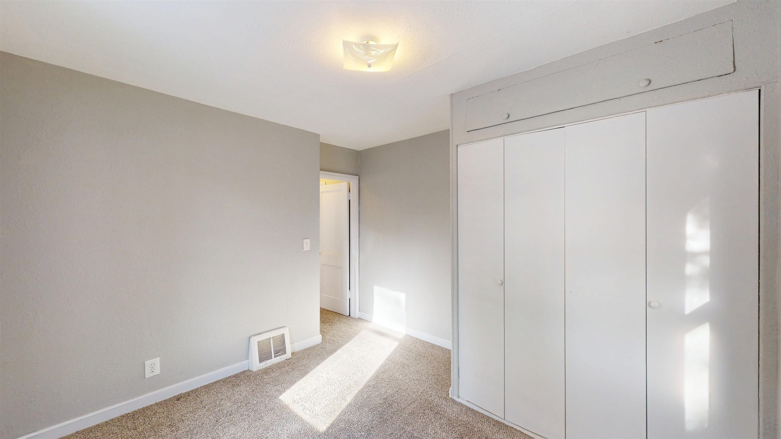 1012 S SEVERNS AVENUE, Marshfield, Wisconsin 54449, 3 Bedrooms Bedrooms, ,1 BathroomBathrooms,Residential,For Sale,1012 S SEVERNS AVENUE,22601148