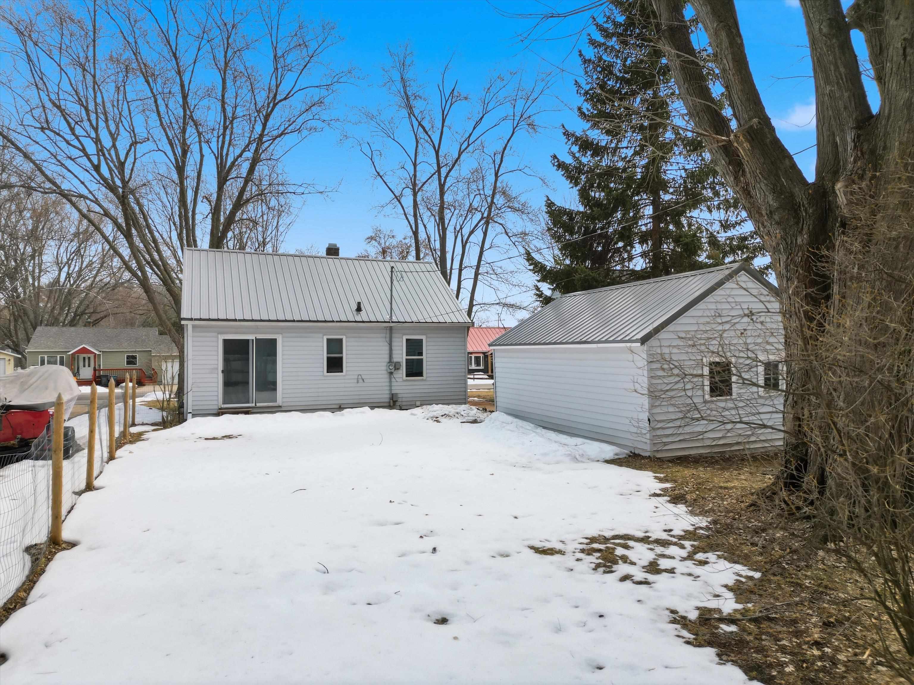 1012 S SEVERNS AVENUE, Marshfield, Wisconsin 54449, 3 Bedrooms Bedrooms, ,1 BathroomBathrooms,Residential,For Sale,1012 S SEVERNS AVENUE,22601148