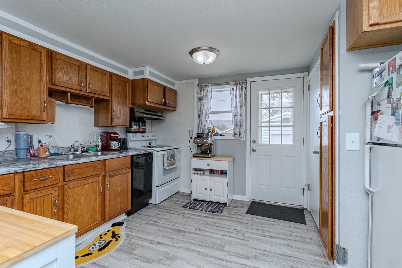1008 N 9TH AVENUE, Wausau, Wisconsin 54401, 2 Bedrooms Bedrooms, ,1 BathroomBathrooms,Residential,For Sale,1008 N 9TH AVENUE,22601150
